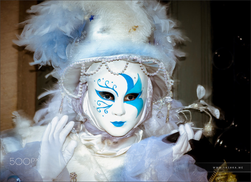 Minolta AF 80-200mm F2.8 HS-APO G sample photo. Rosheim, france: venetian carnival mask photography