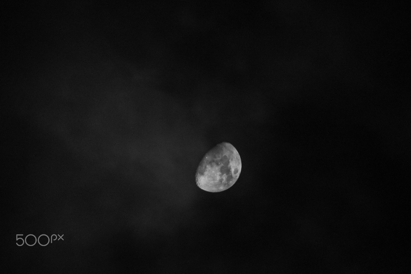 Sony 75-300mm F4.5-5.6 sample photo. Moon & cloud photography