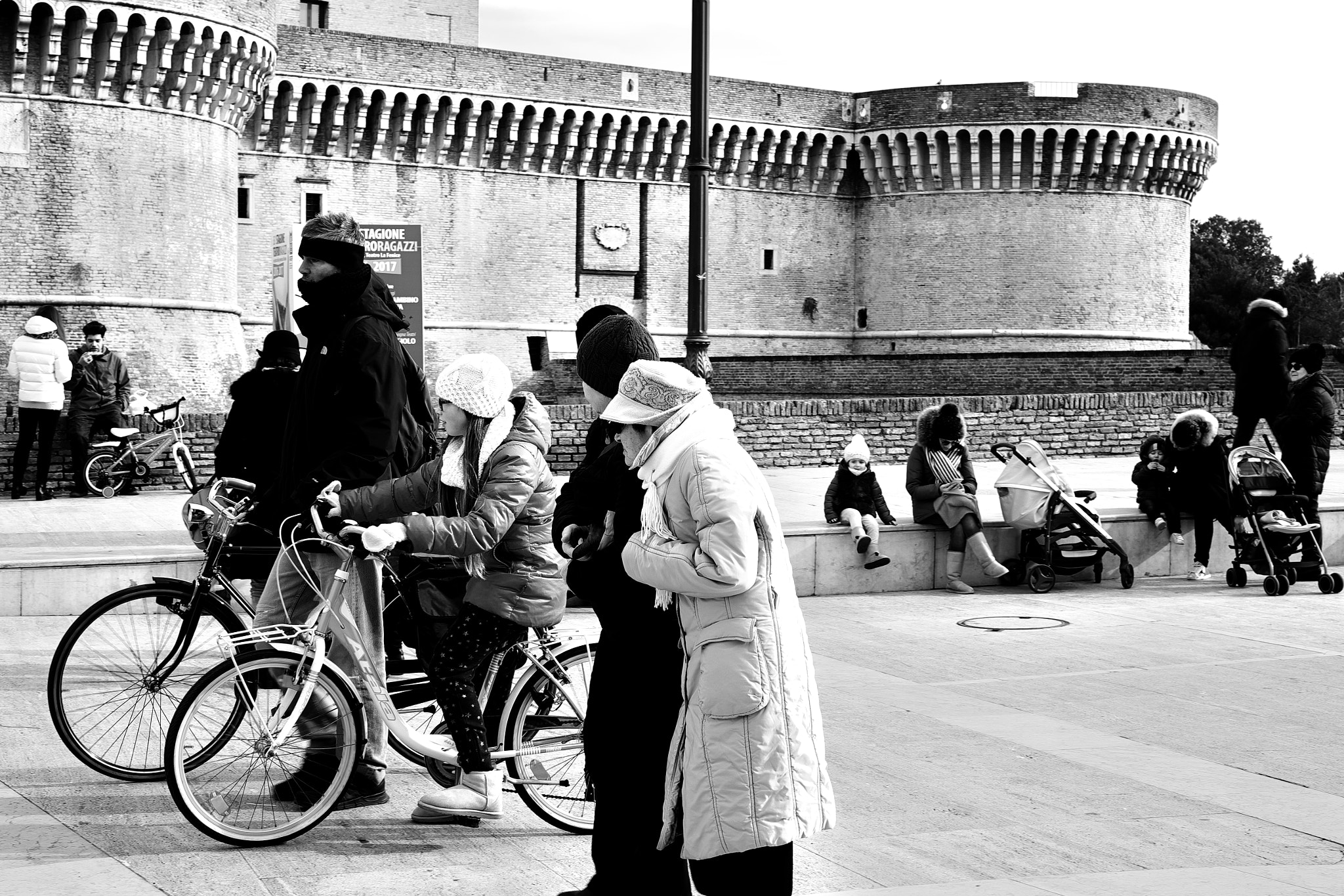 Fujifilm X-E2S + Fujifilm XF 35mm F1.4 R sample photo. Senigallia gennaio incontro tra generazioni photography