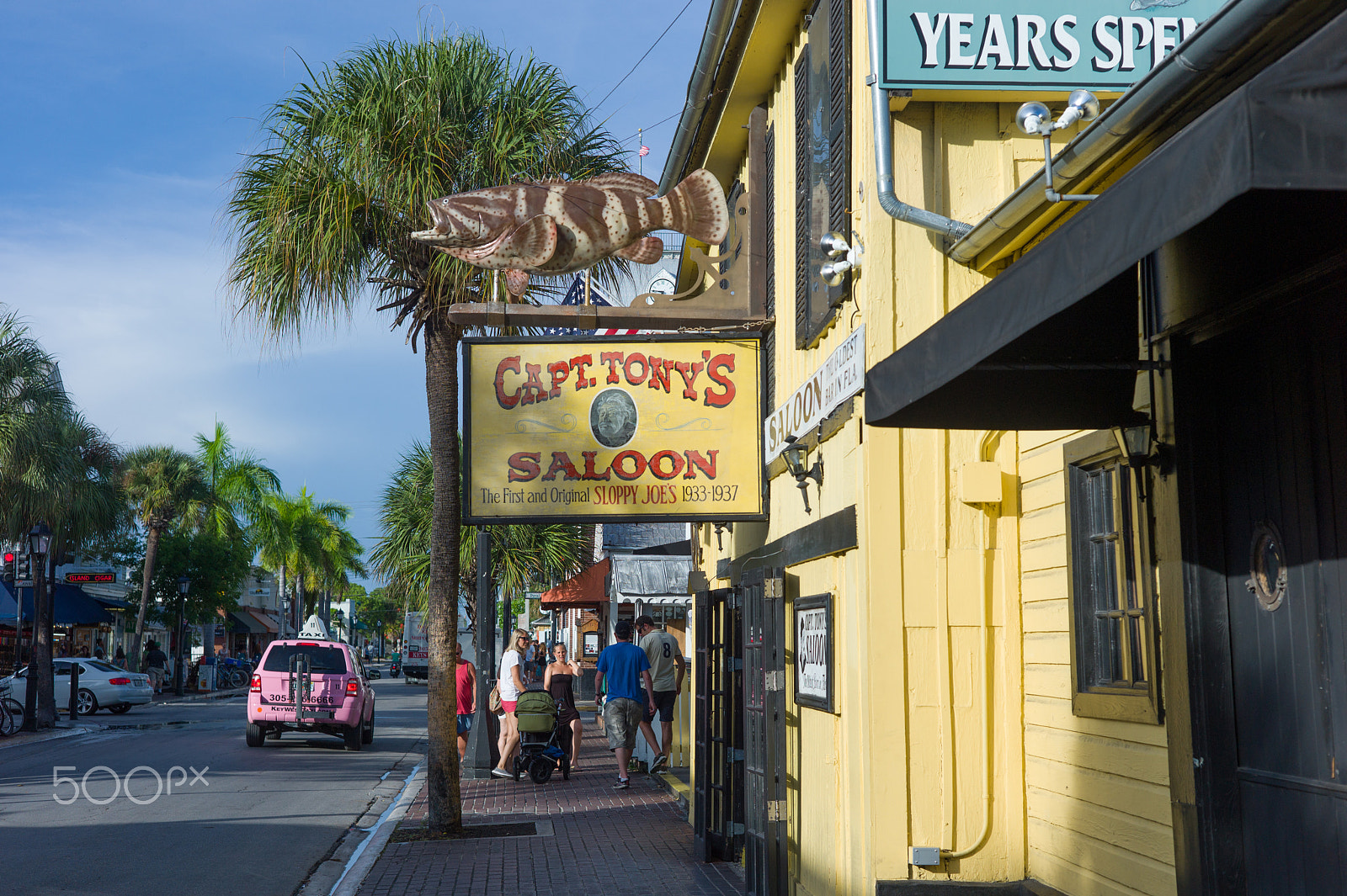 Leica M9 + Summicron-M 50mm f/2 (III) sample photo. Capt. tony`s saloon photography