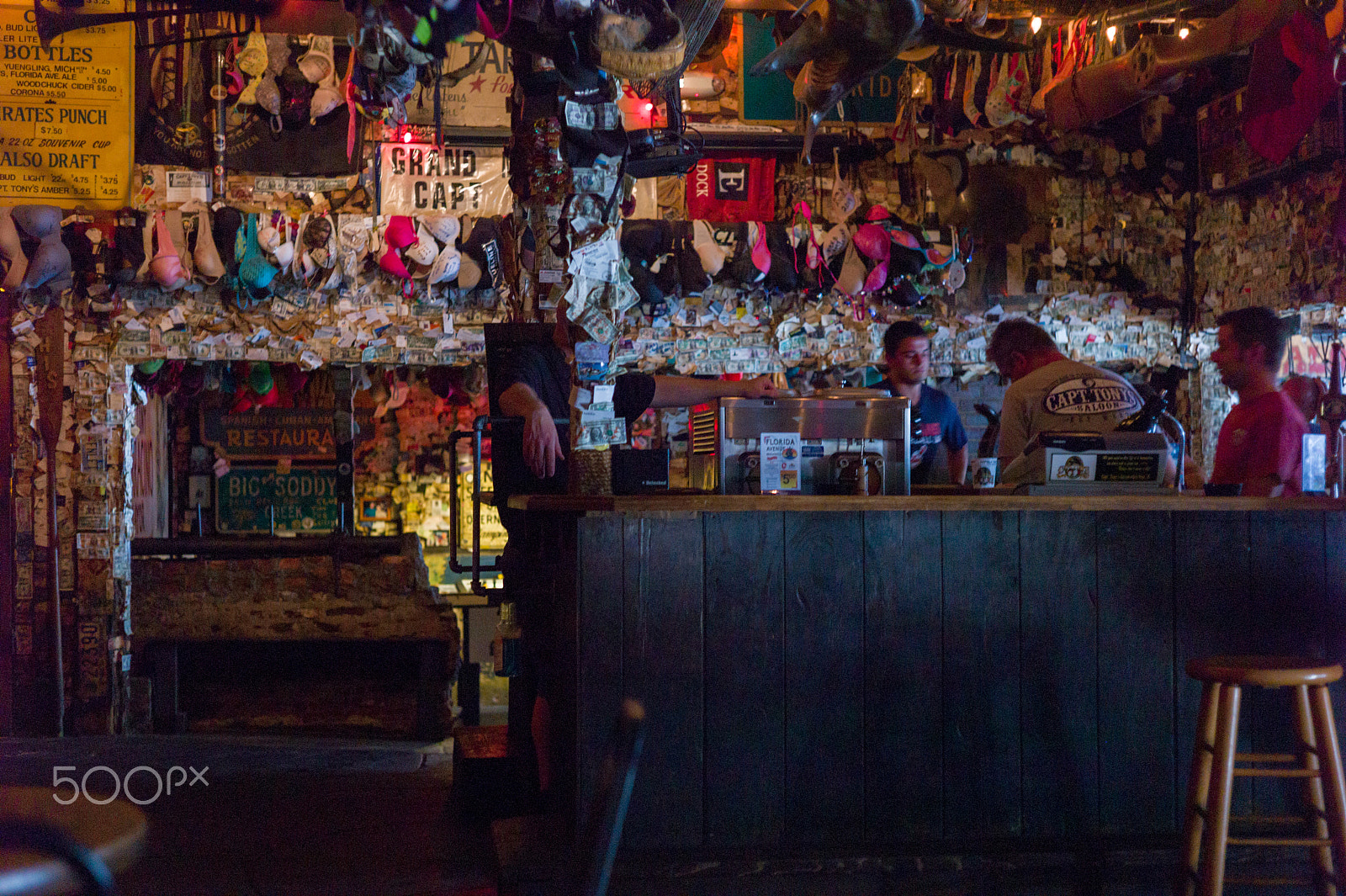 Summicron-M 50mm f/2 (III) sample photo. Capt. tony`s saloon photography