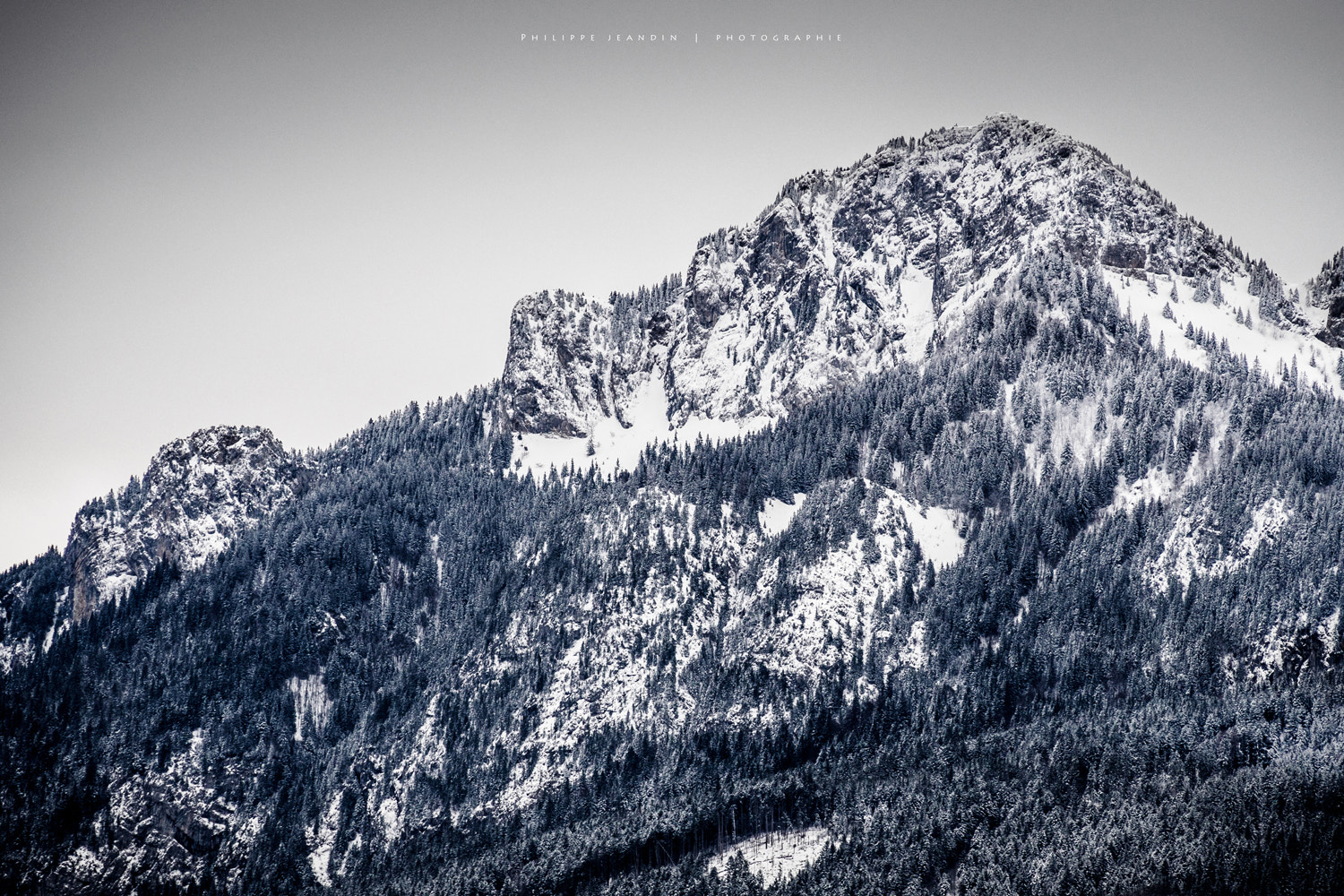 Olympus OM-D E-M10 II sample photo. Aravis photography