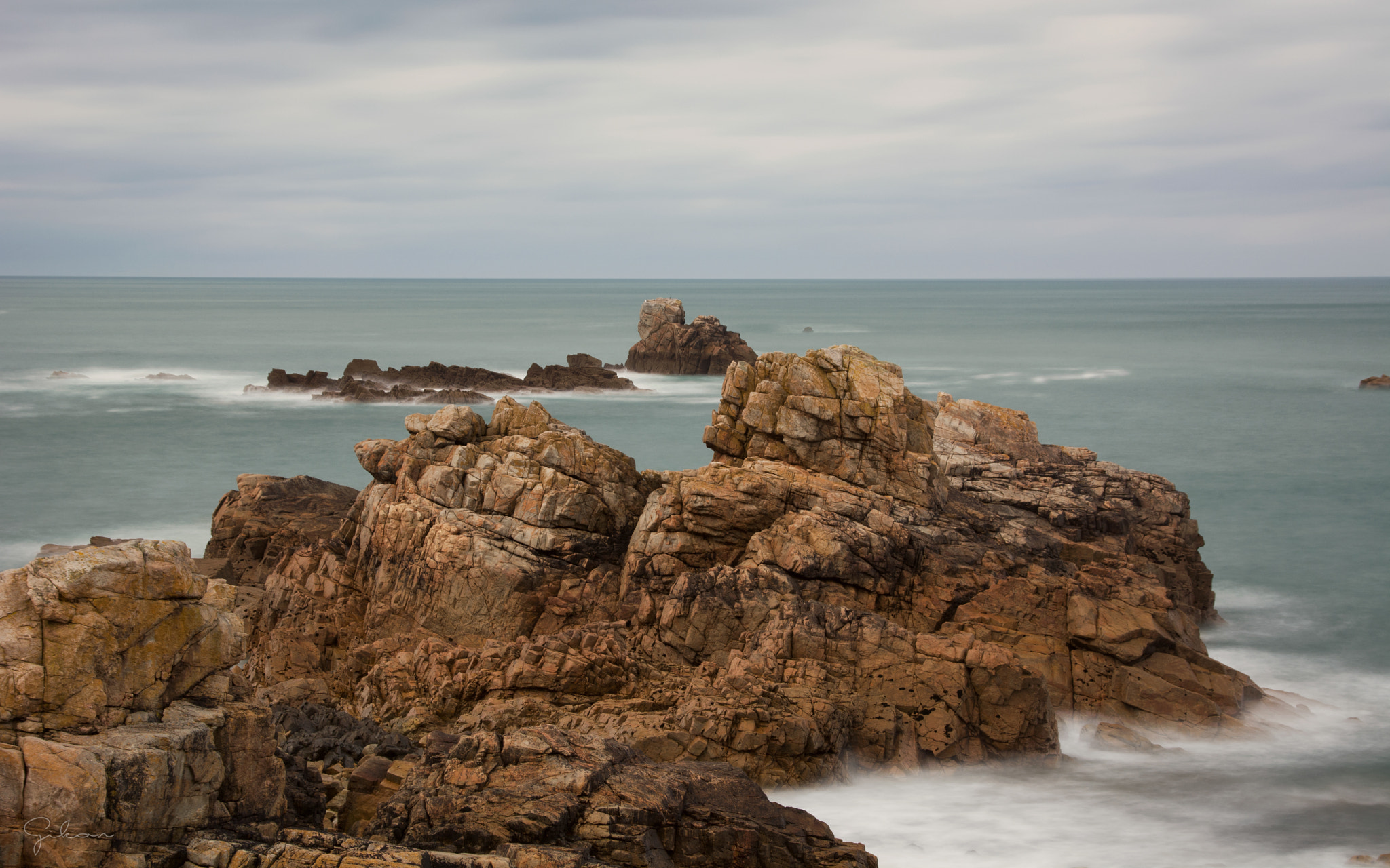 Sigma 28-300mm F3.5-6.3 DG Macro sample photo. 25 seconds rock photography