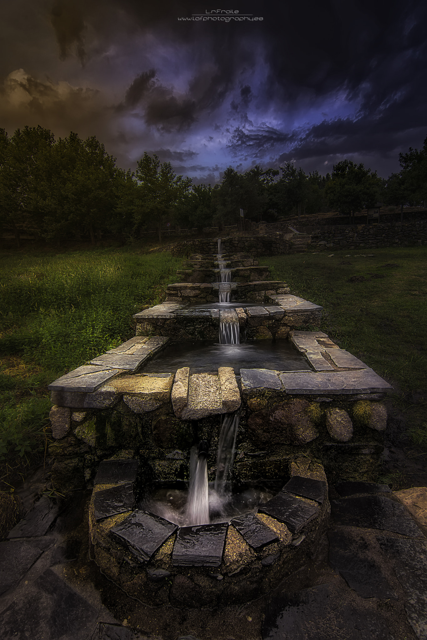 Sony SLT-A77 + 20mm F2.8 sample photo. La fuente ii photography