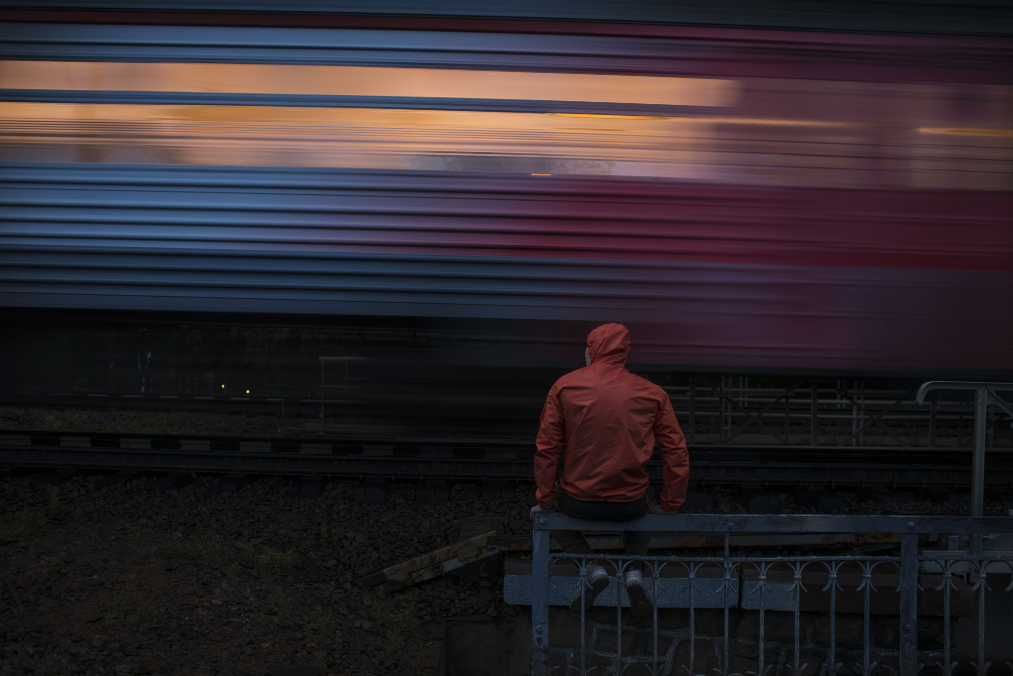 Nikon D800 + Nikon AF-S Nikkor 35mm F1.4G sample photo. Train photography