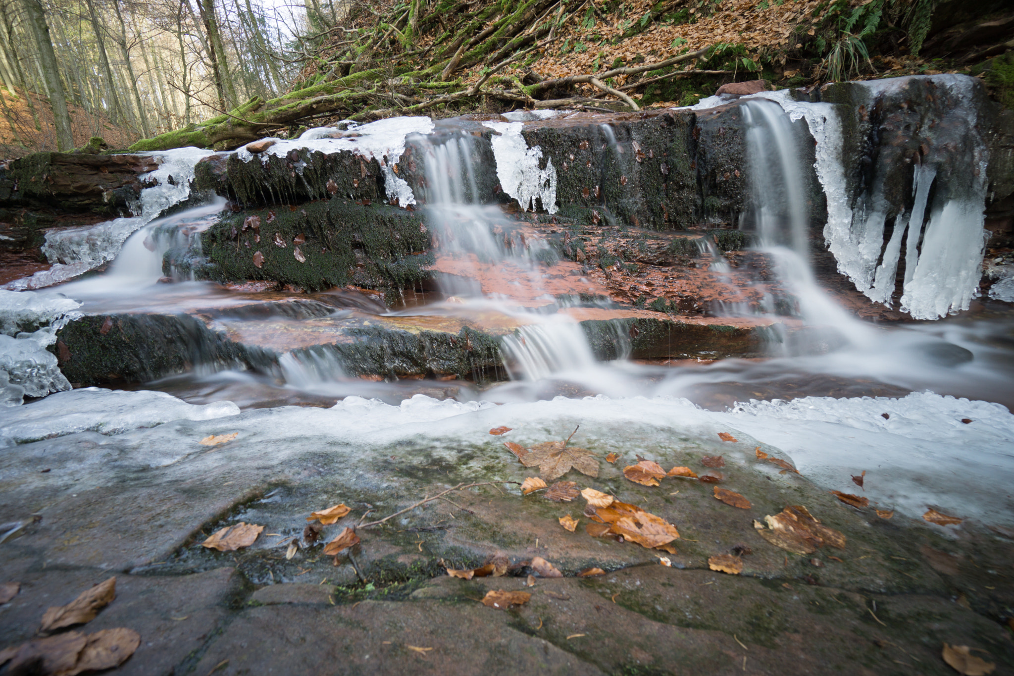 Sony a6000 + Sony E 10-18mm F4 OSS sample photo. Frostiger wasserfall photography