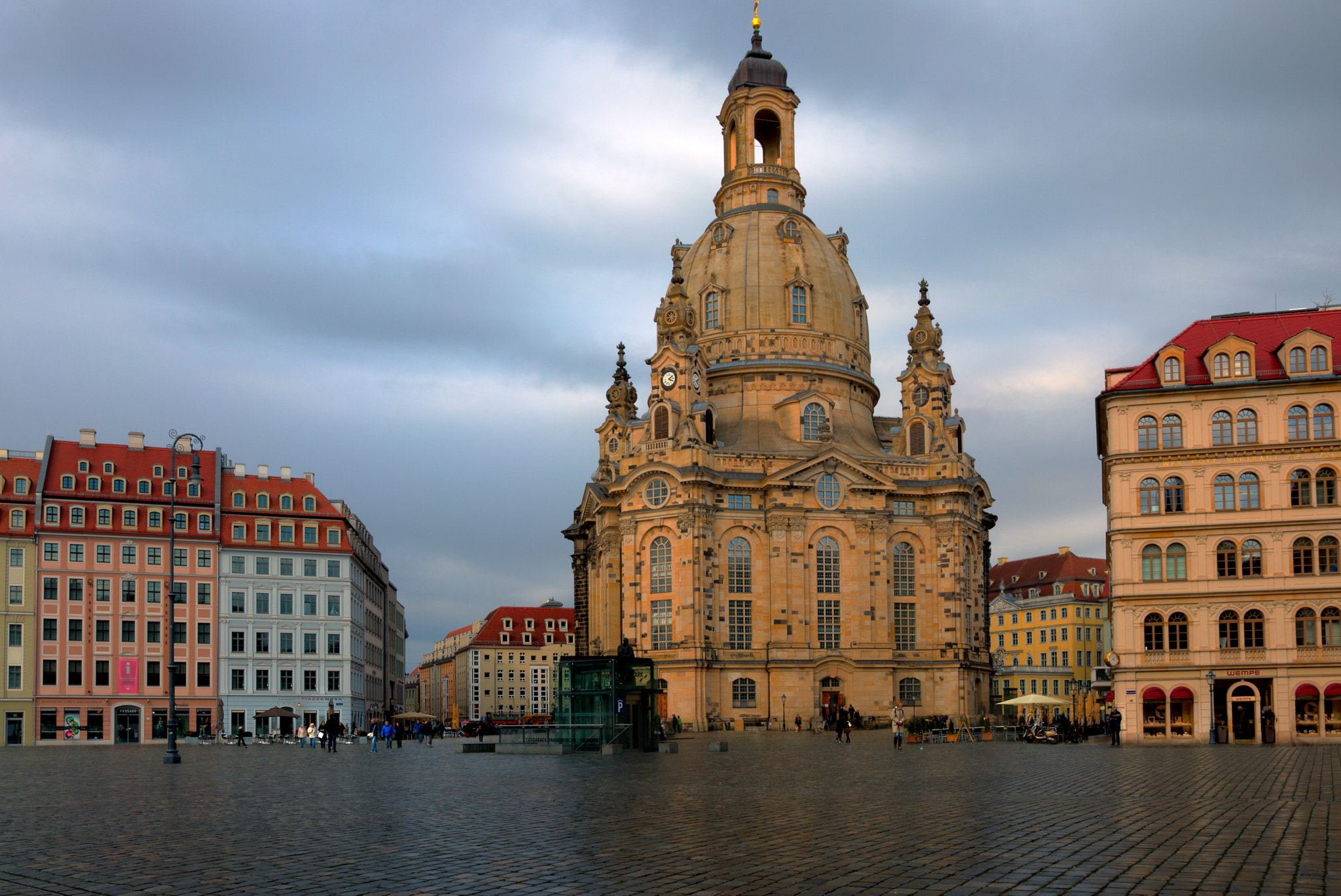 Canon EOS 70D + Sigma 18-35mm f/1.8 DC HSM sample photo. Frauenkirche dresden photography