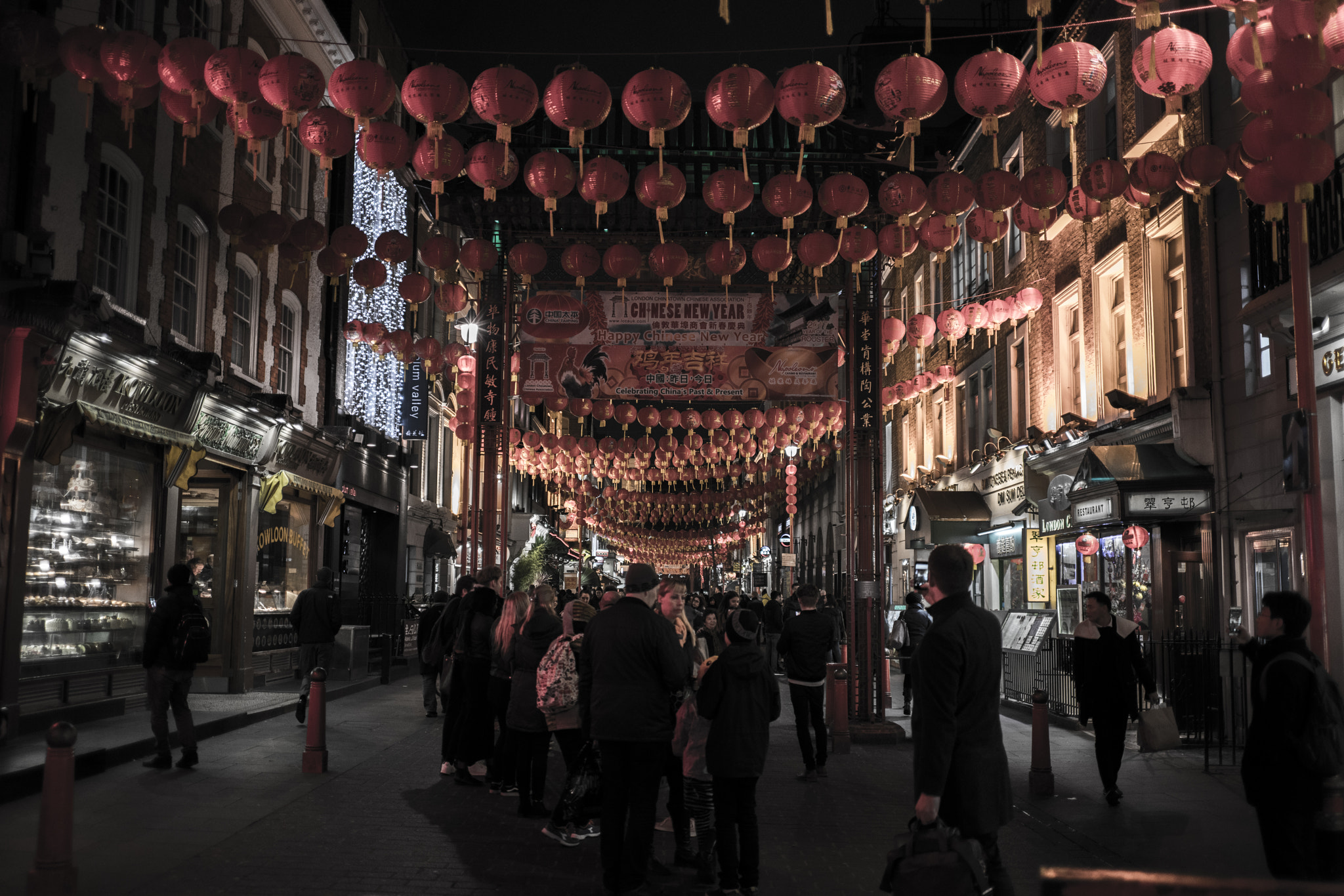 Sony a7R II + E 35mm F2 sample photo. Chinatown photography