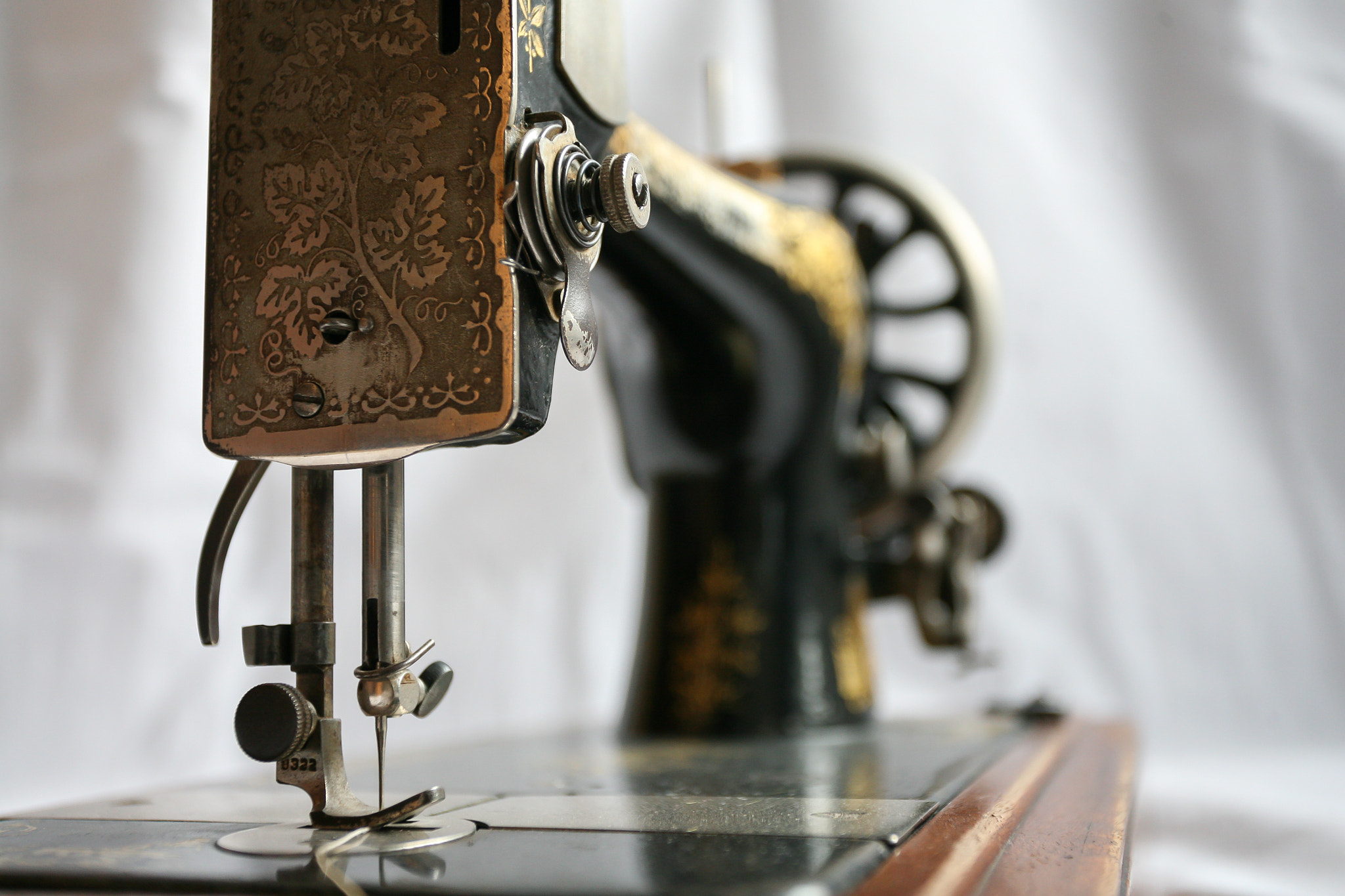 Canon EOS 5D + Canon EF 17-40mm F4L USM sample photo. Singer sewing-machine photography