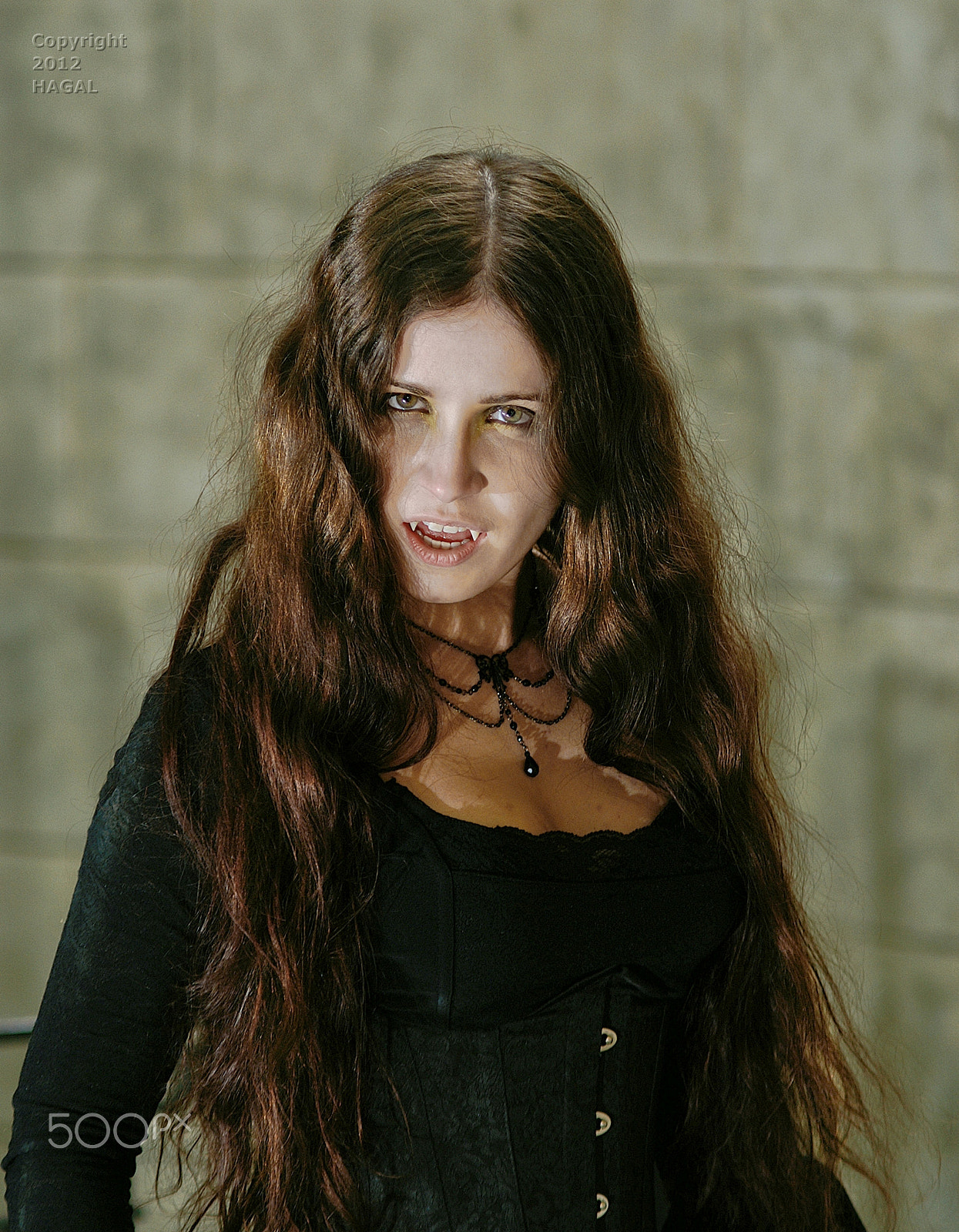 KONICA MINOLTA DYNAX 5D sample photo. Female vampire photography