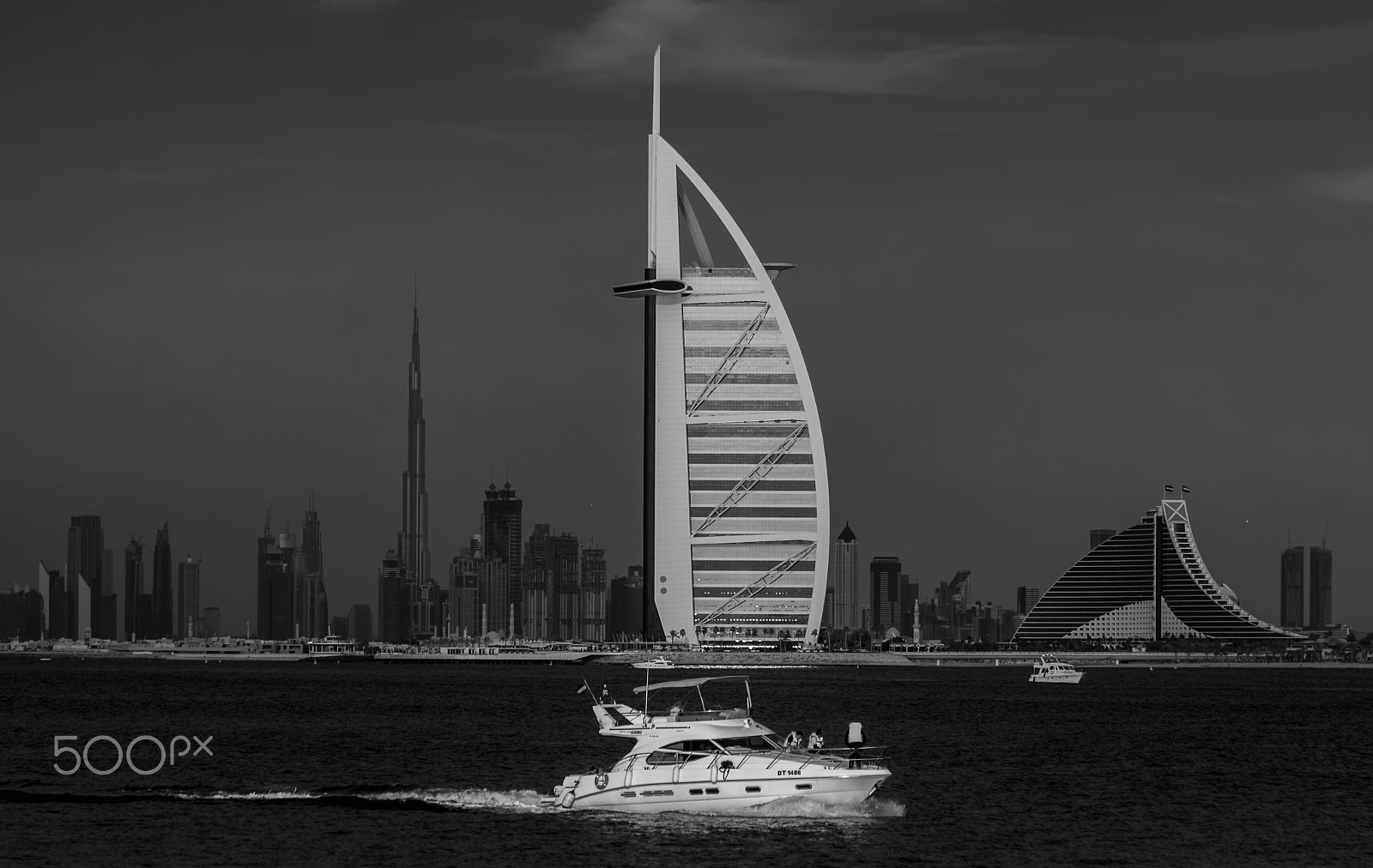 Canon EF 70-300mm F4-5.6 IS USM sample photo. Cruise in front of boat.... photography