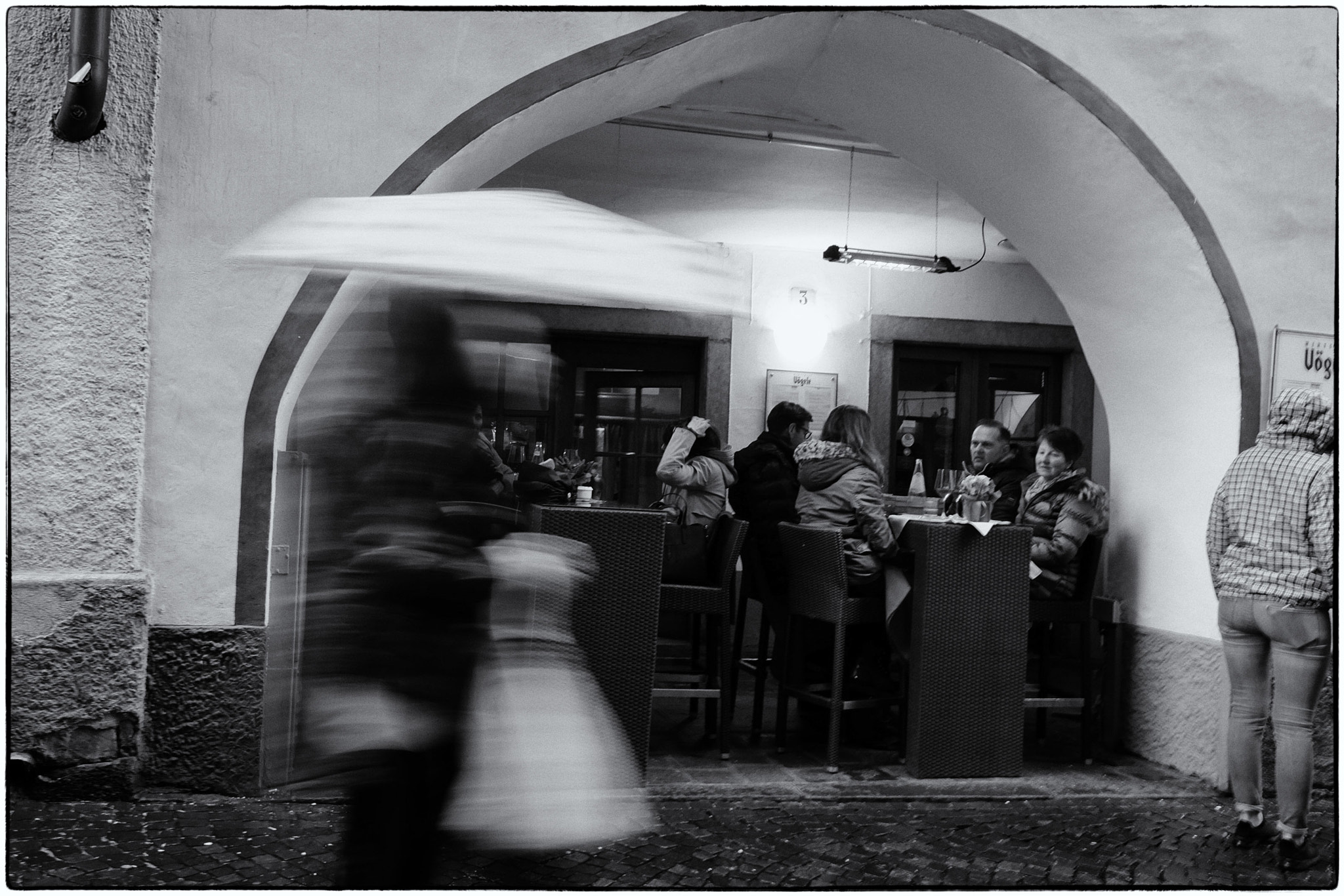 Fujifilm XC 16-50mm F3.5-5.6 OIS sample photo. Bozen schutz in den arkaden photography