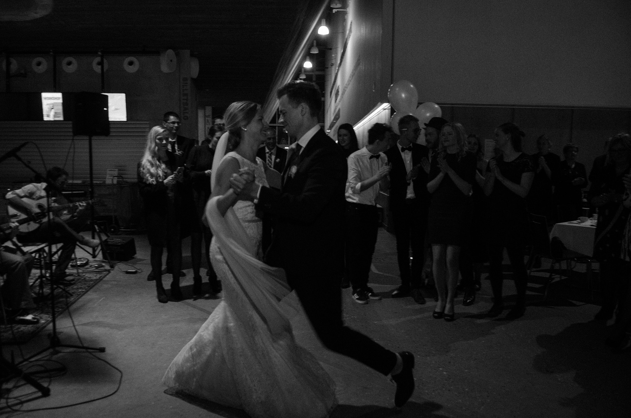 Nikon D7000 sample photo. Wedding waltz photography