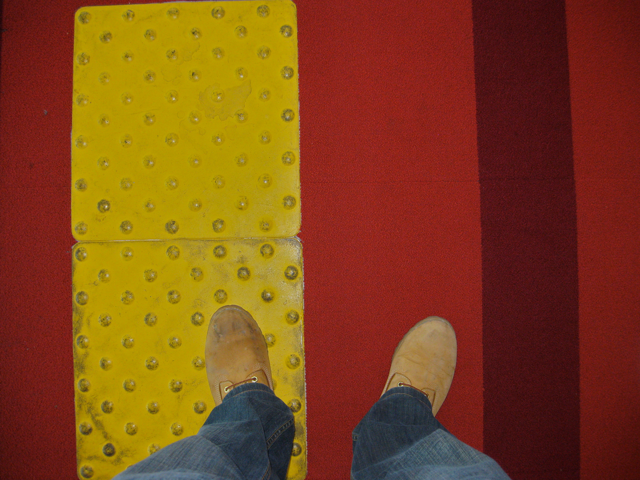 Canon PowerShot SD770 IS (Digital IXUS 85 IS / IXY Digital 25 IS) sample photo. Airport_ground_composition photography