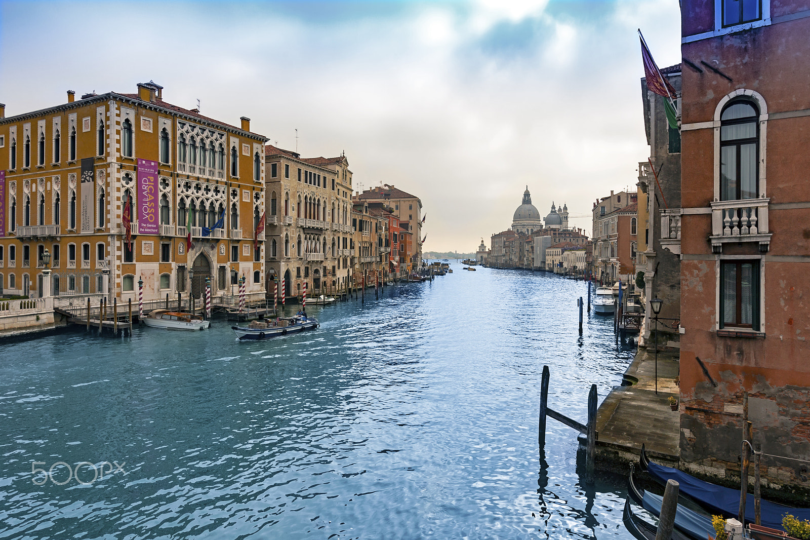 Canon EOS 5D Mark II + Canon EF 16-35mm F2.8L USM sample photo. Venice canals, italy photography