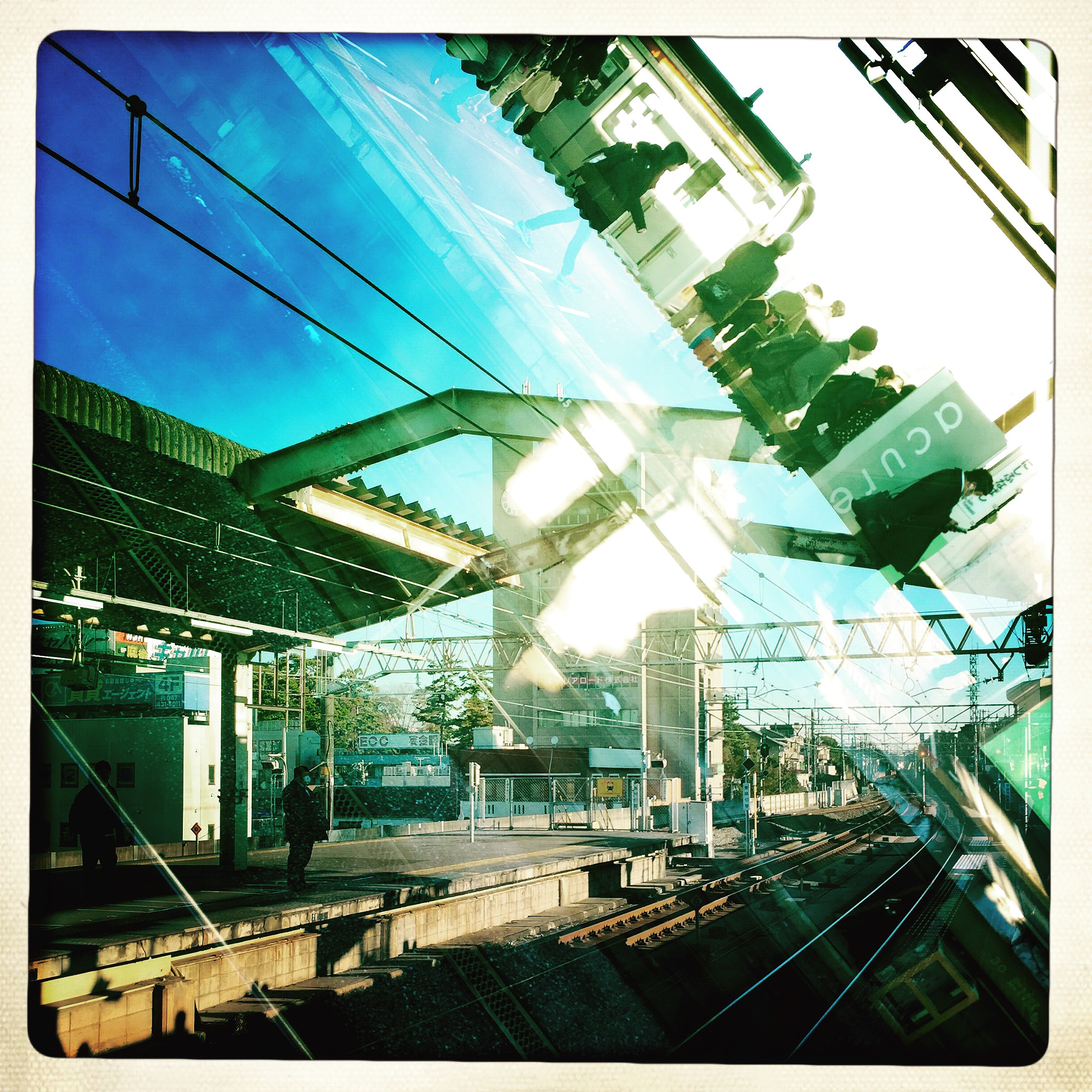 Hipstamatic 333 sample photo. Before i get on a crowded train photography