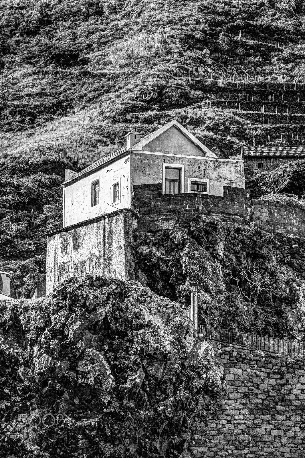 Canon EF-S 17-85mm F4-5.6 IS USM sample photo. House on the rocks photography