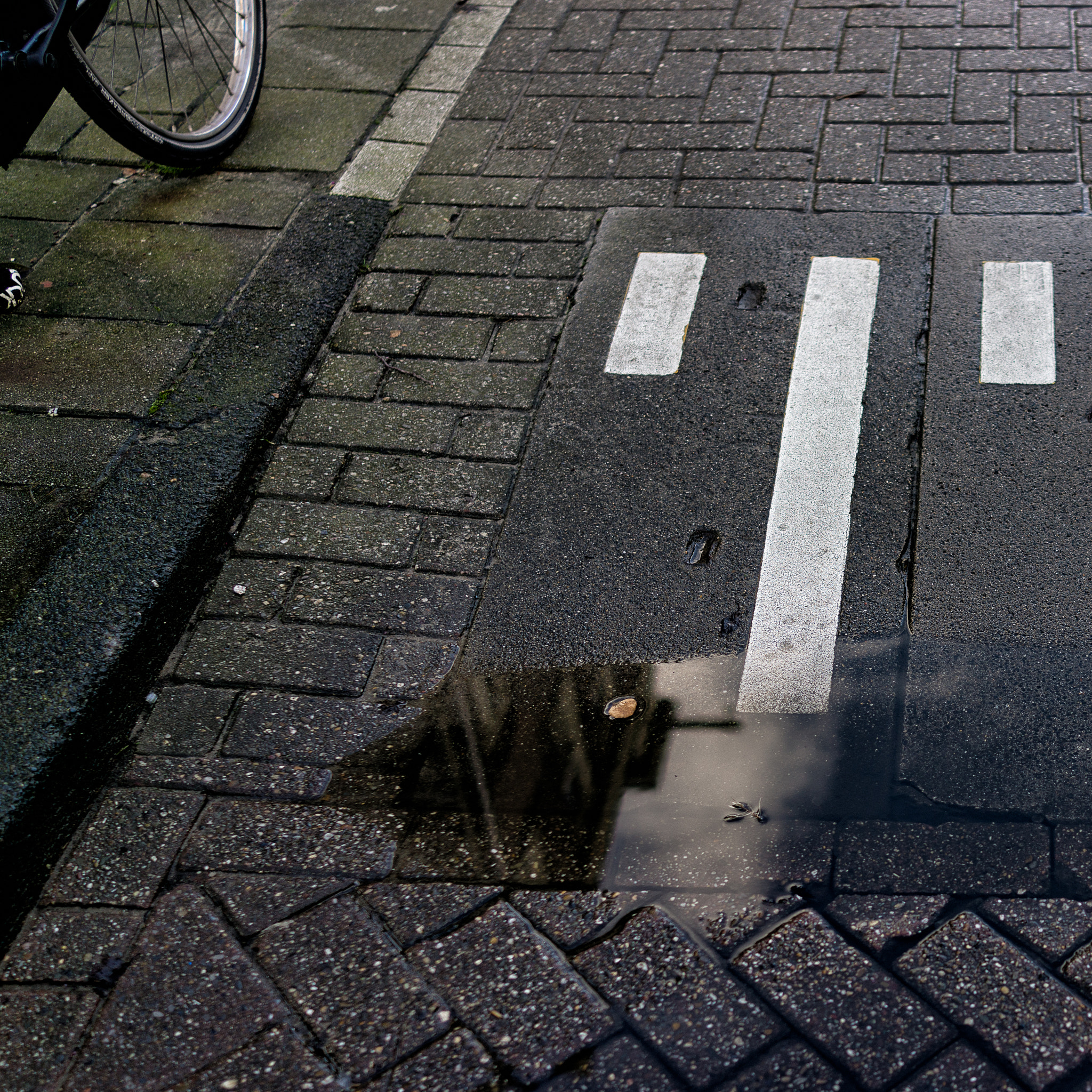 Sony Cyber-shot DSC-RX1 + 35mm F2.0 sample photo. Amsterdam sky photography