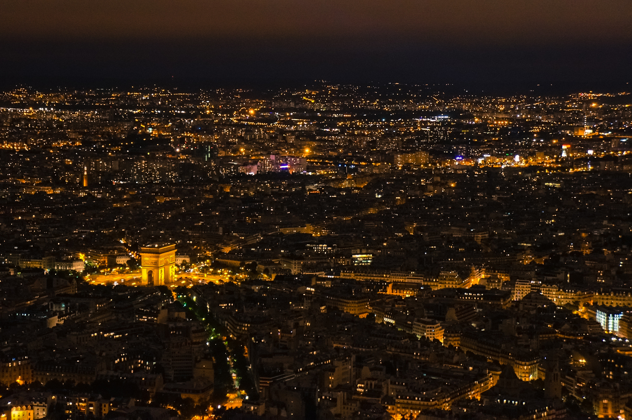 Sony Alpha NEX-5R + Sony E 18-55mm F3.5-5.6 OSS sample photo. Arc de triomphe photography