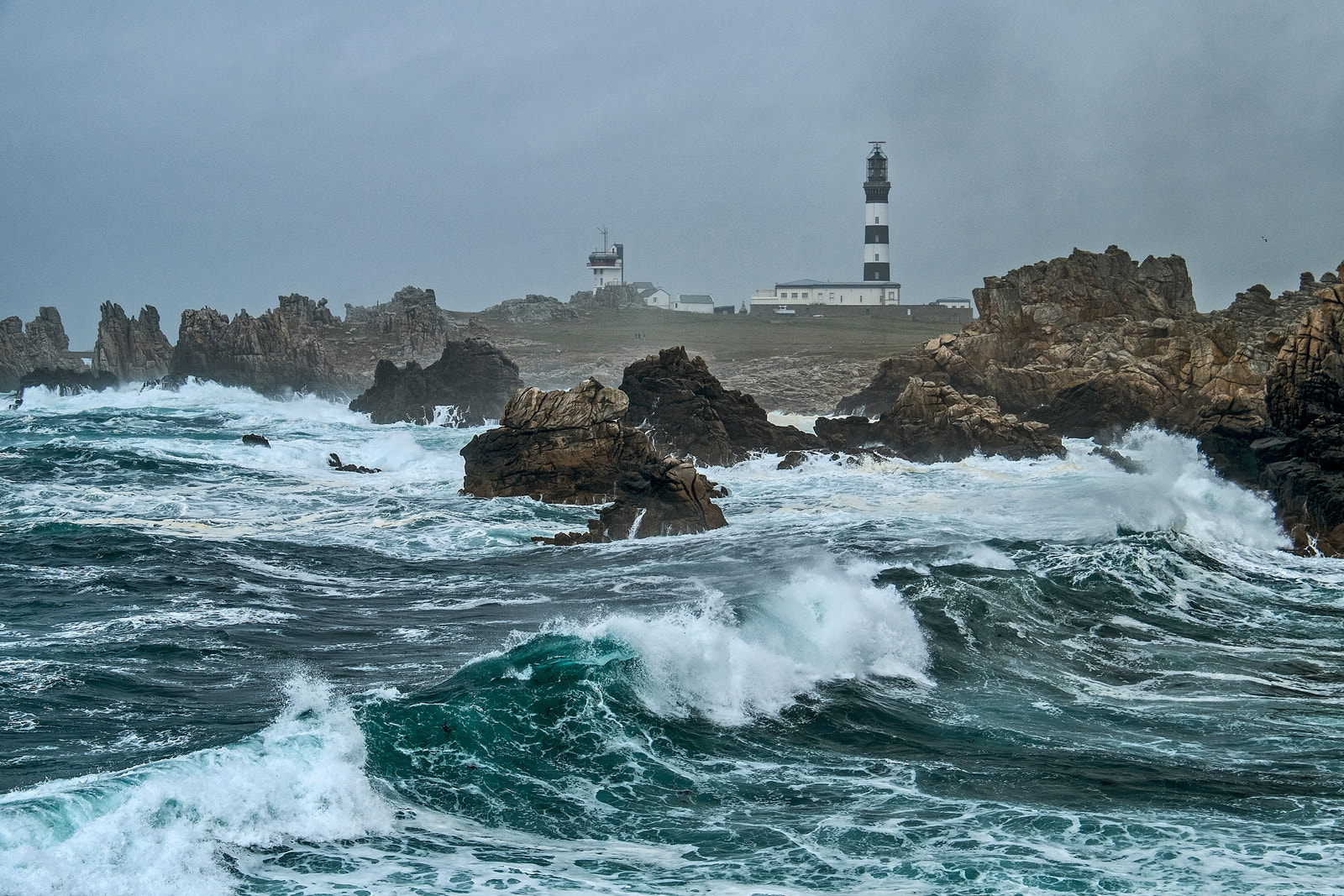 Fujifilm X-Pro1 + Fujifilm XF 18-135mm F3.5-5.6 R LM OIS WR sample photo. Ouessant,le phare du  crea'ch. photography