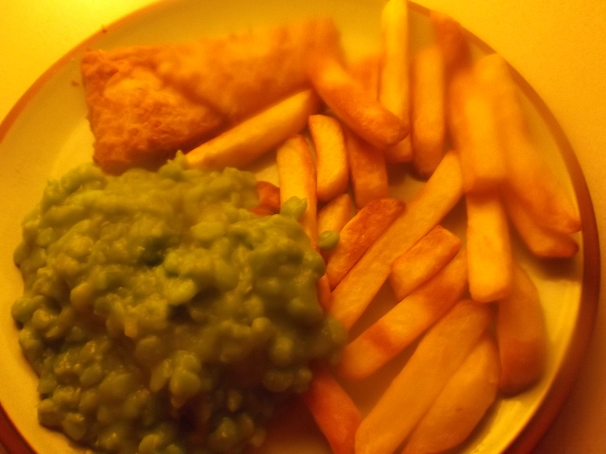 Fujifilm FinePix T350 sample photo. Fish chips and mushy peas photography