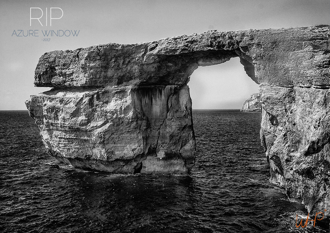 Canon EOS 400D (EOS Digital Rebel XTi / EOS Kiss Digital X) sample photo. Azure window rip bw photography