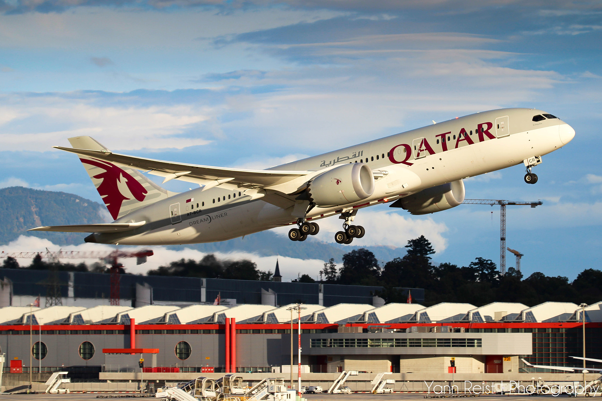 Canon EF 100-400mm F4.5-5.6L IS USM sample photo. Qatar airways - boeing 787-8 dreamliner - a6-bcr photography
