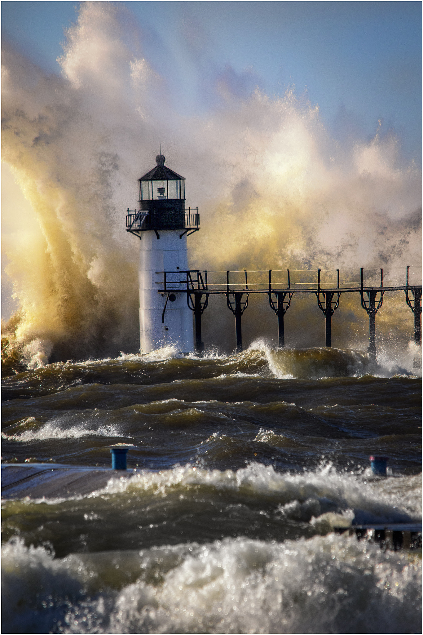 Sigma 150-500mm F5-6.3 DG OS HSM sample photo. March strom hits the lighthouse photography