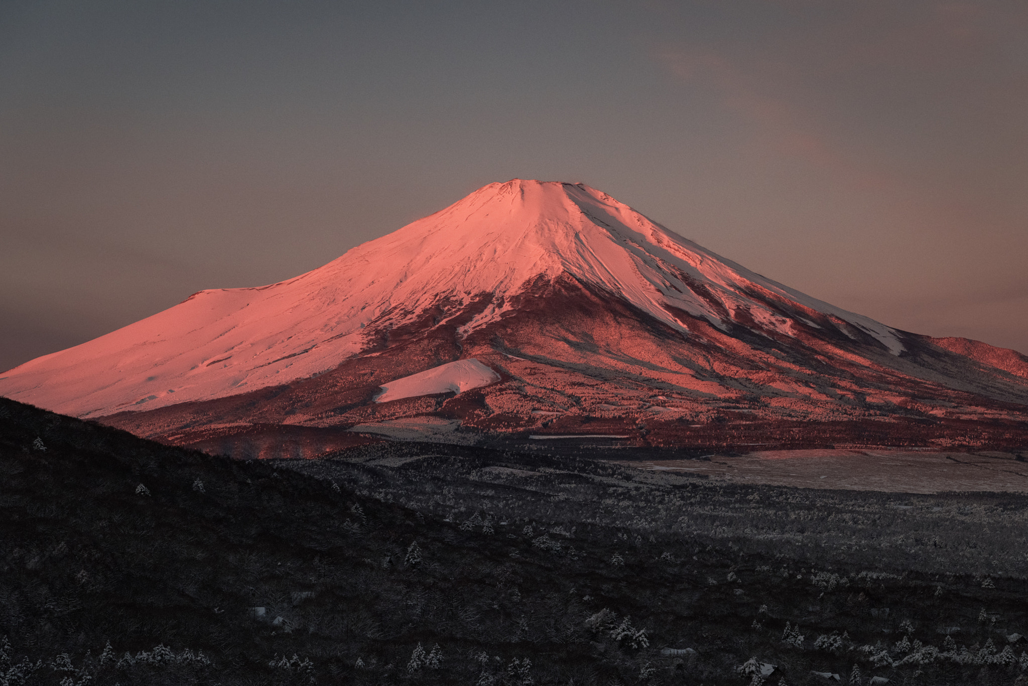 Nikon D810A + Nikon AF-S Nikkor 24-70mm F2.8E ED VR sample photo. Red fuji in winter photography