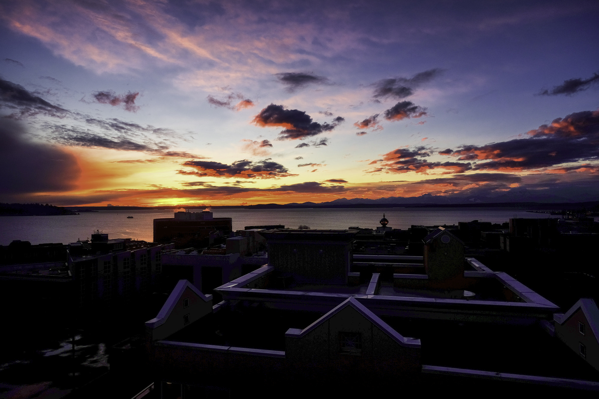 Fujifilm X-T1 + Fujifilm XF 14mm F2.8 R sample photo. Seattle sunset photography