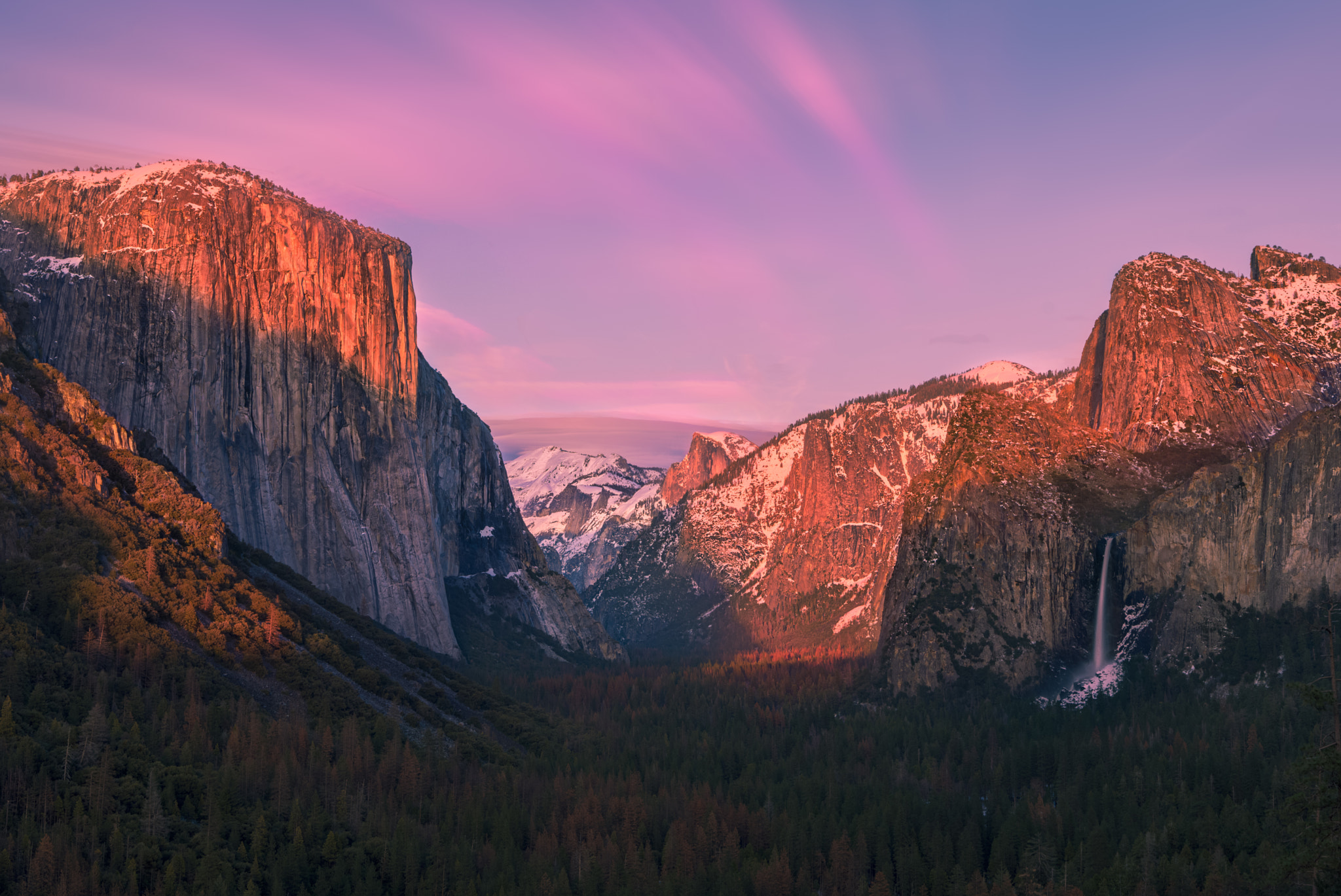 Nikon AF-S Nikkor 24-70mm F2.8E ED VR sample photo. Yosemite valley sunset photography