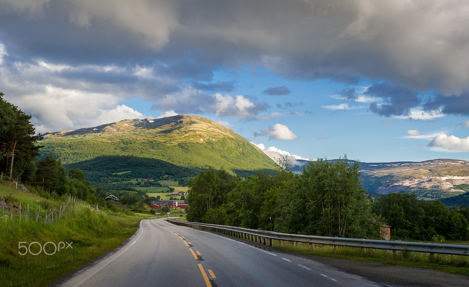 Nikon D3S sample photo. Norwegian rural road. photography