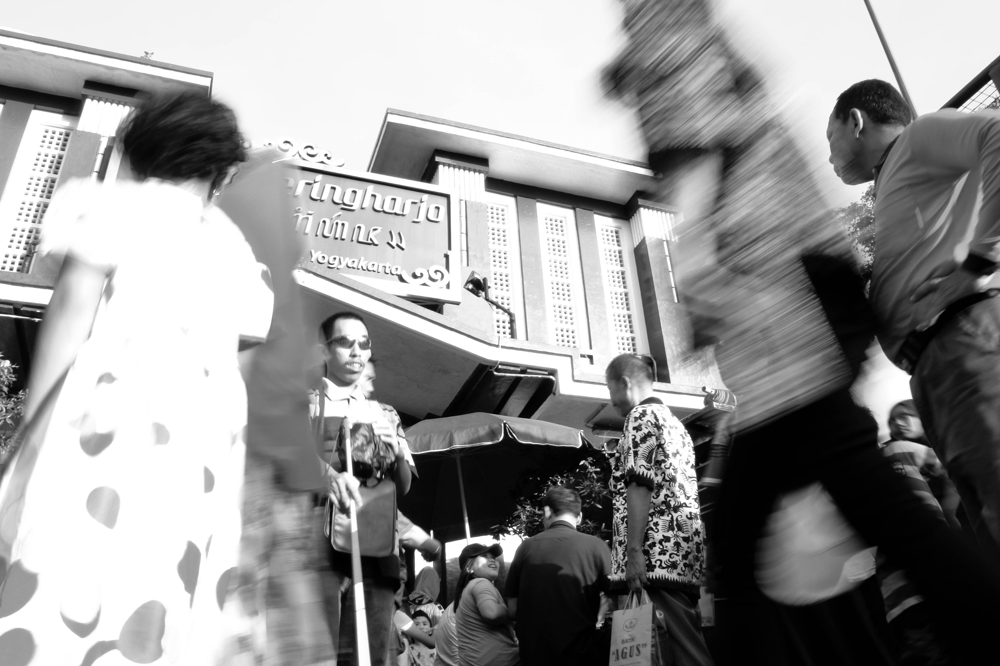 Nikon 1 J5 sample photo. Beringharjo market photography
