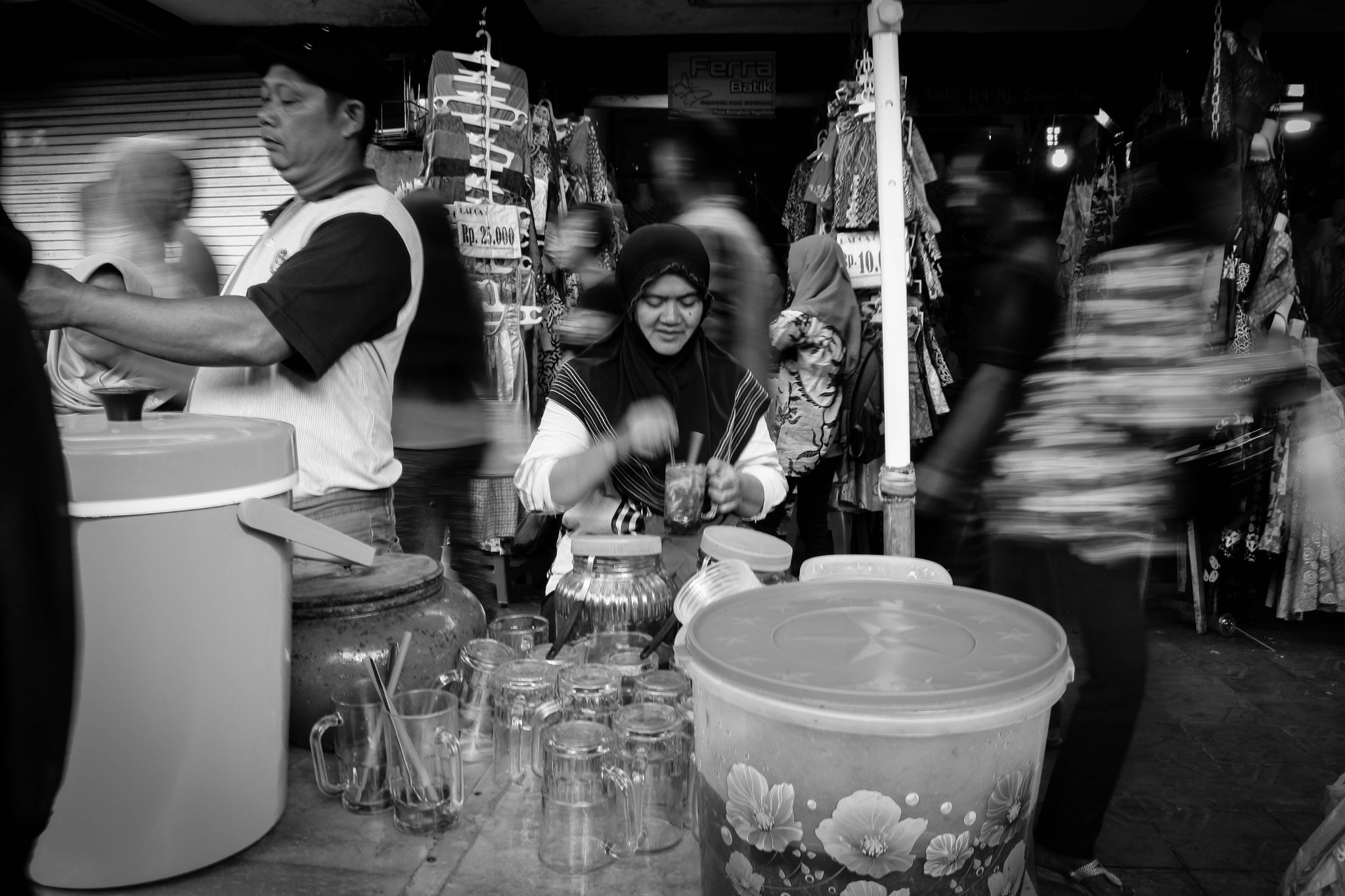 Nikon 1 J5 sample photo. Ice seller photography