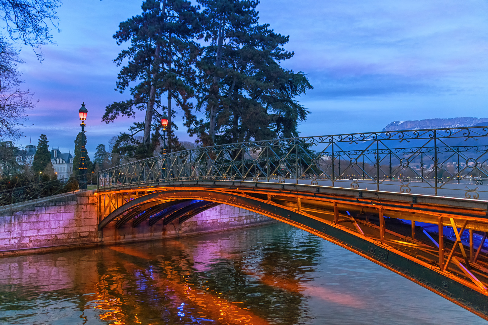 Sigma 18-250mm F3.5-6.3 DC Macro OS HSM sample photo. Pont des amoureux photography