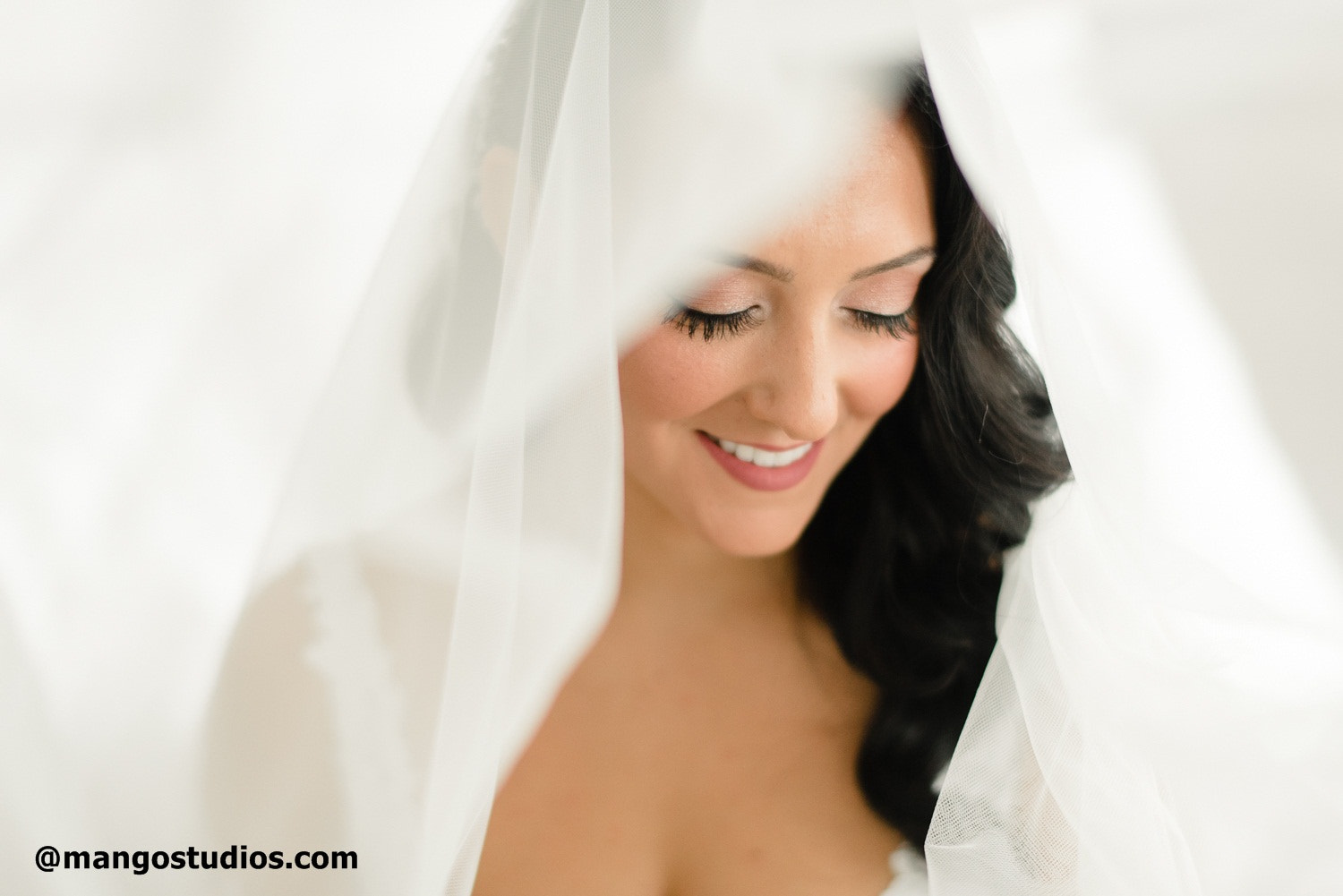 Nikon D750 + Nikon AF-S Nikkor 58mm F1.4G sample photo. Bride pretty photos - mangostudios photography