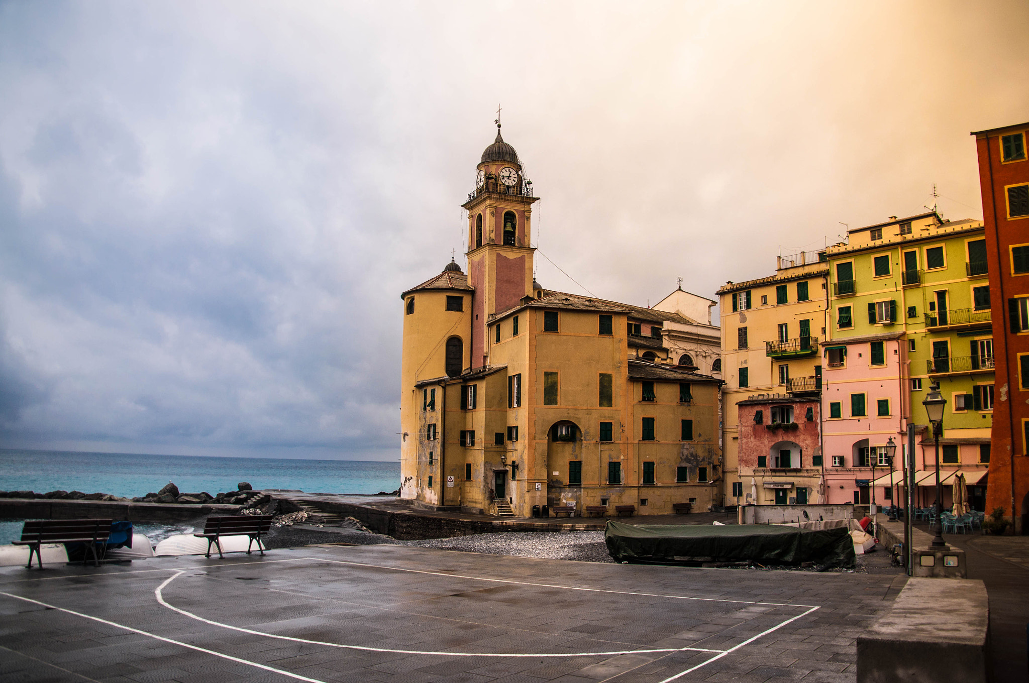 Nikon D90 + Sigma 18-200mm F3.5-6.3 DC sample photo. Camogli is warm harbour photography