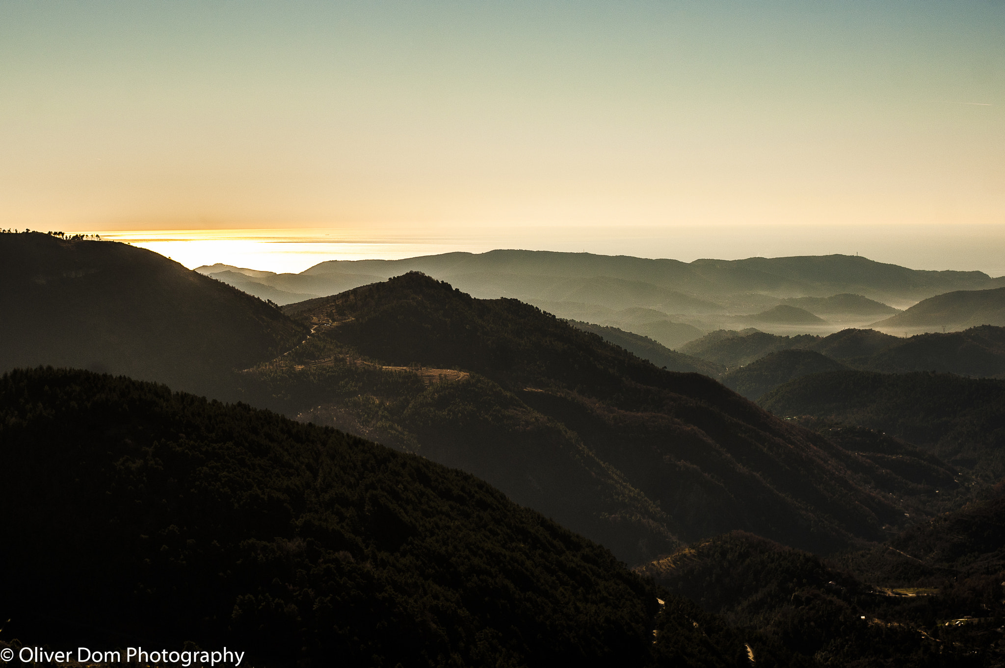 Nikon D700 + Nikon AF-S Nikkor 50mm F1.8G sample photo. Early morning photography