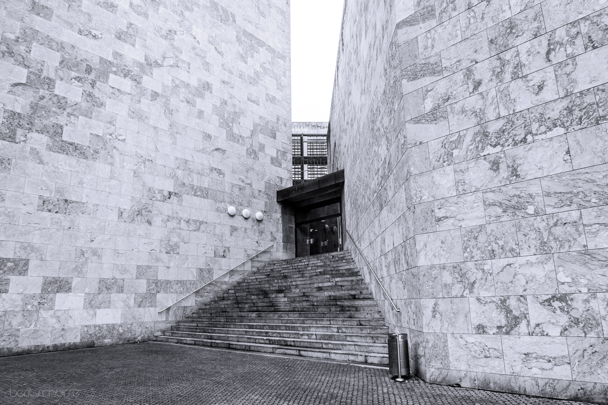 Canon EOS 60D sample photo. The entrance photography