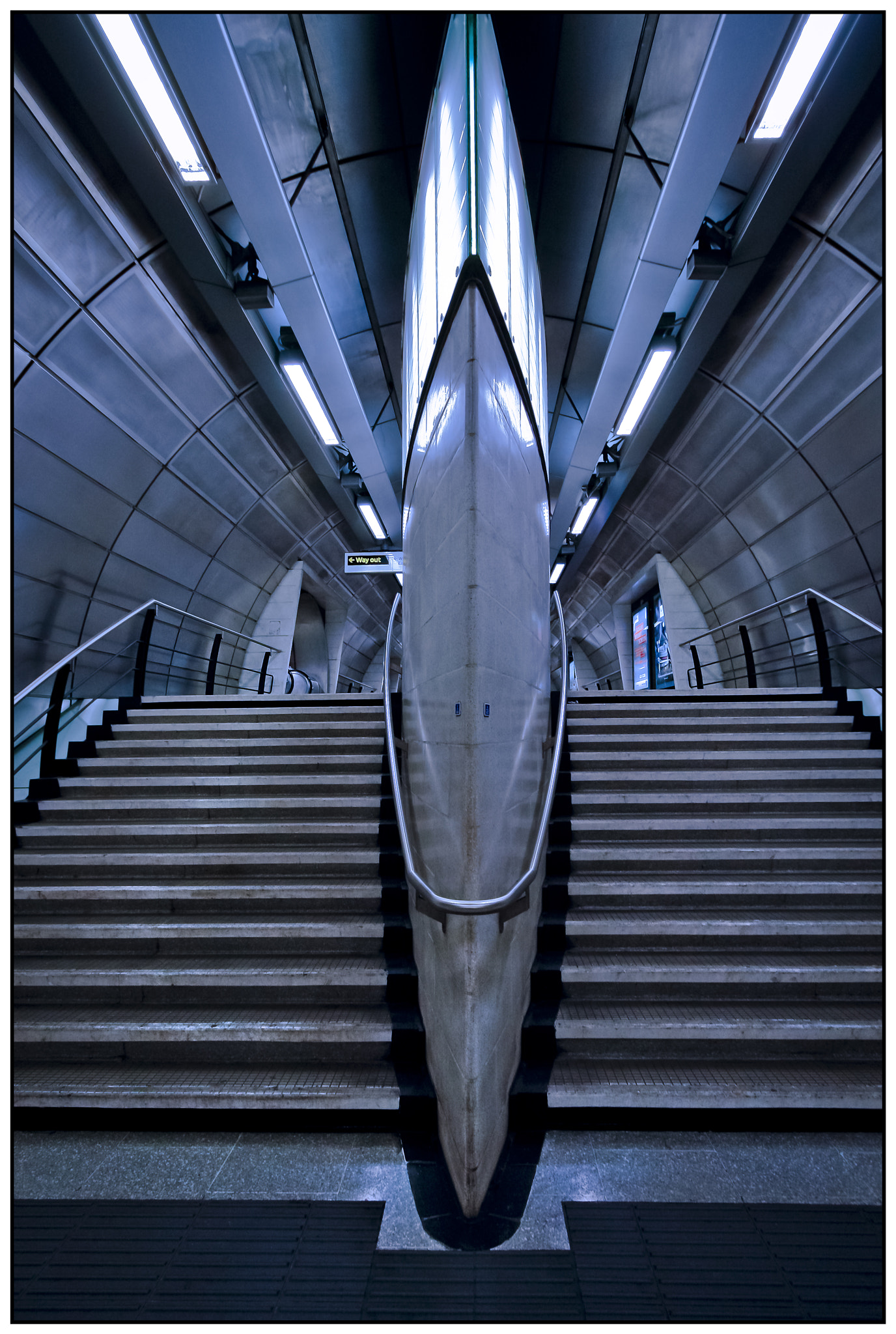 Canon EF-S 10-22mm F3.5-4.5 USM sample photo. Southwark tube station, jubilee line, london. photography