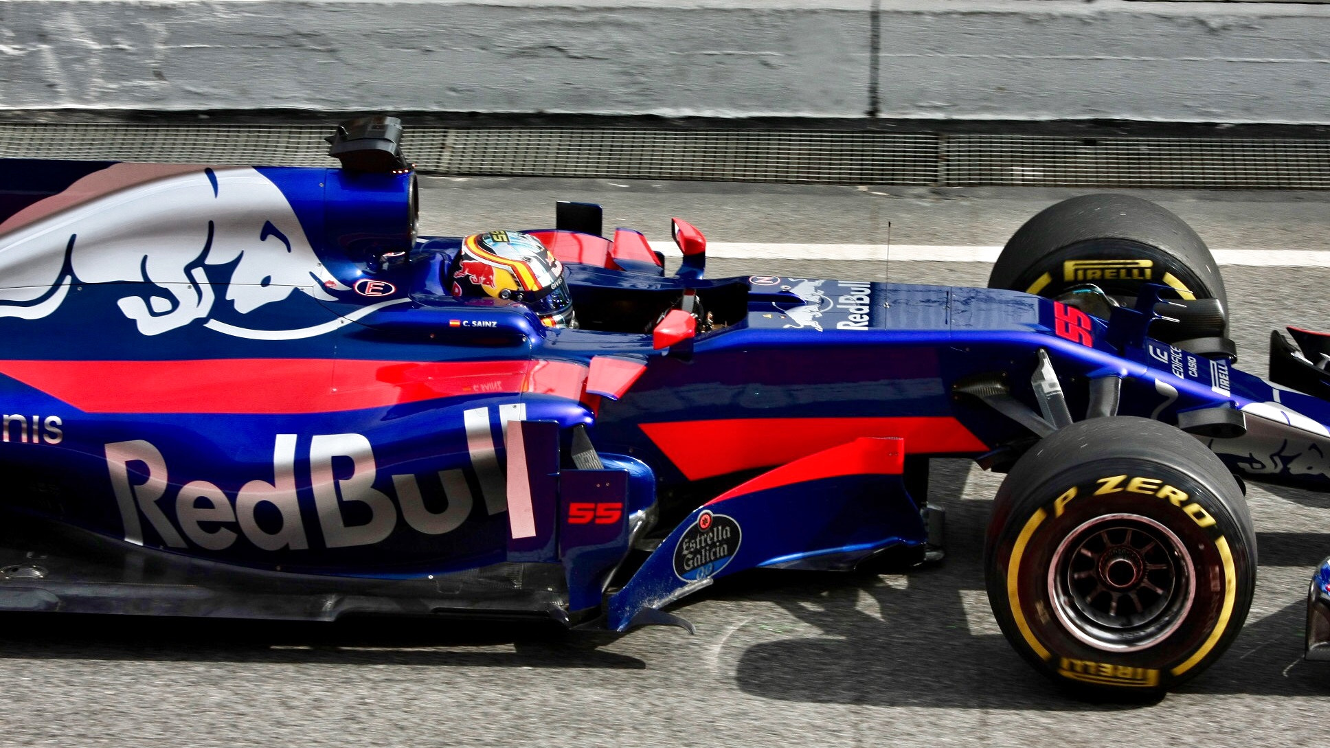 Canon EOS 40D + Canon EF 70-200mm F4L IS USM sample photo. Test day, barcelona race, formula 1. redbull 55- carlos sainz. photography