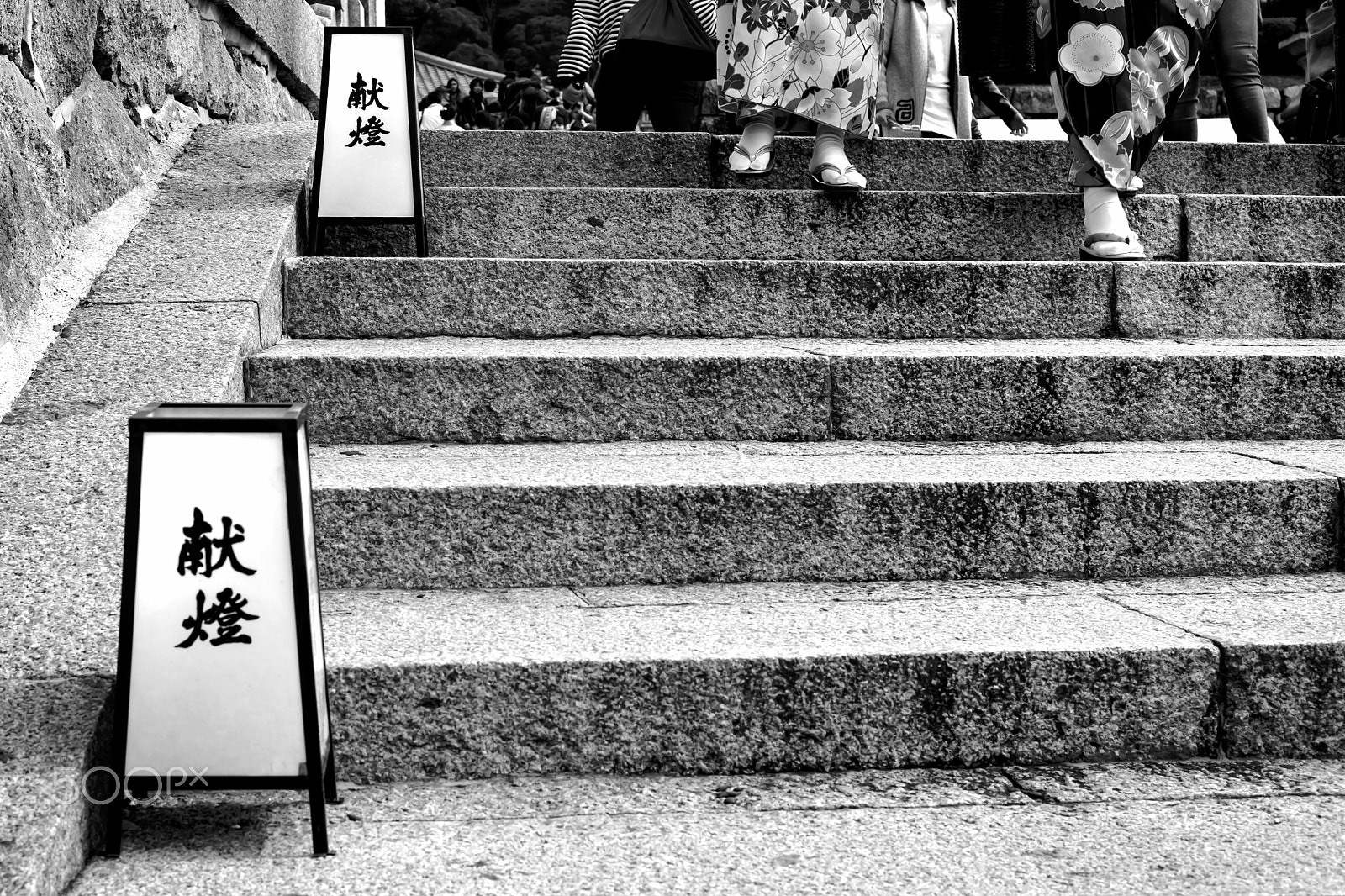 Summicron-M 50mm f/2 (IV, V) sample photo. An attractively thin and graceful woman photography