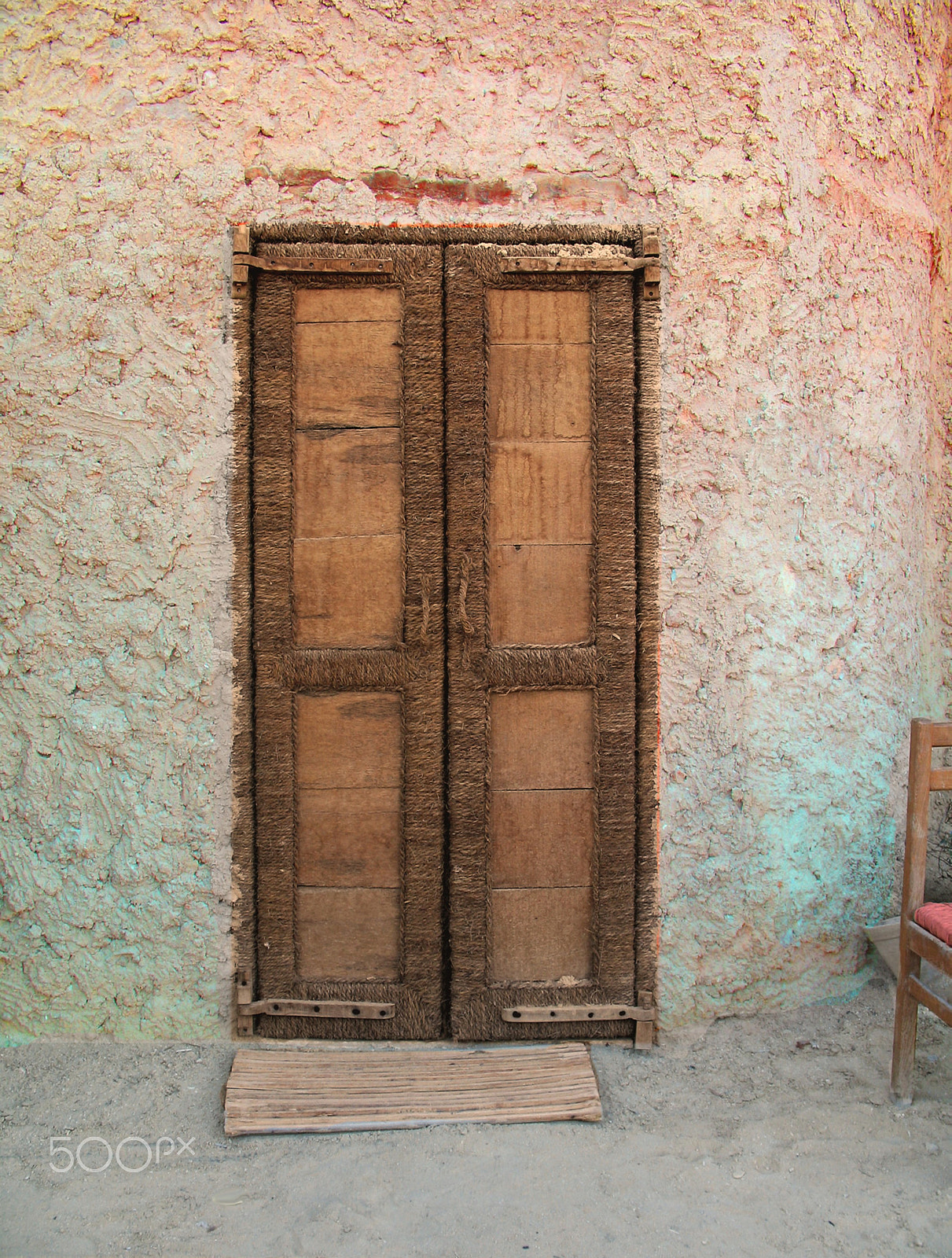 Canon POWERSHOT A620 sample photo. Ancient palm wood door photography