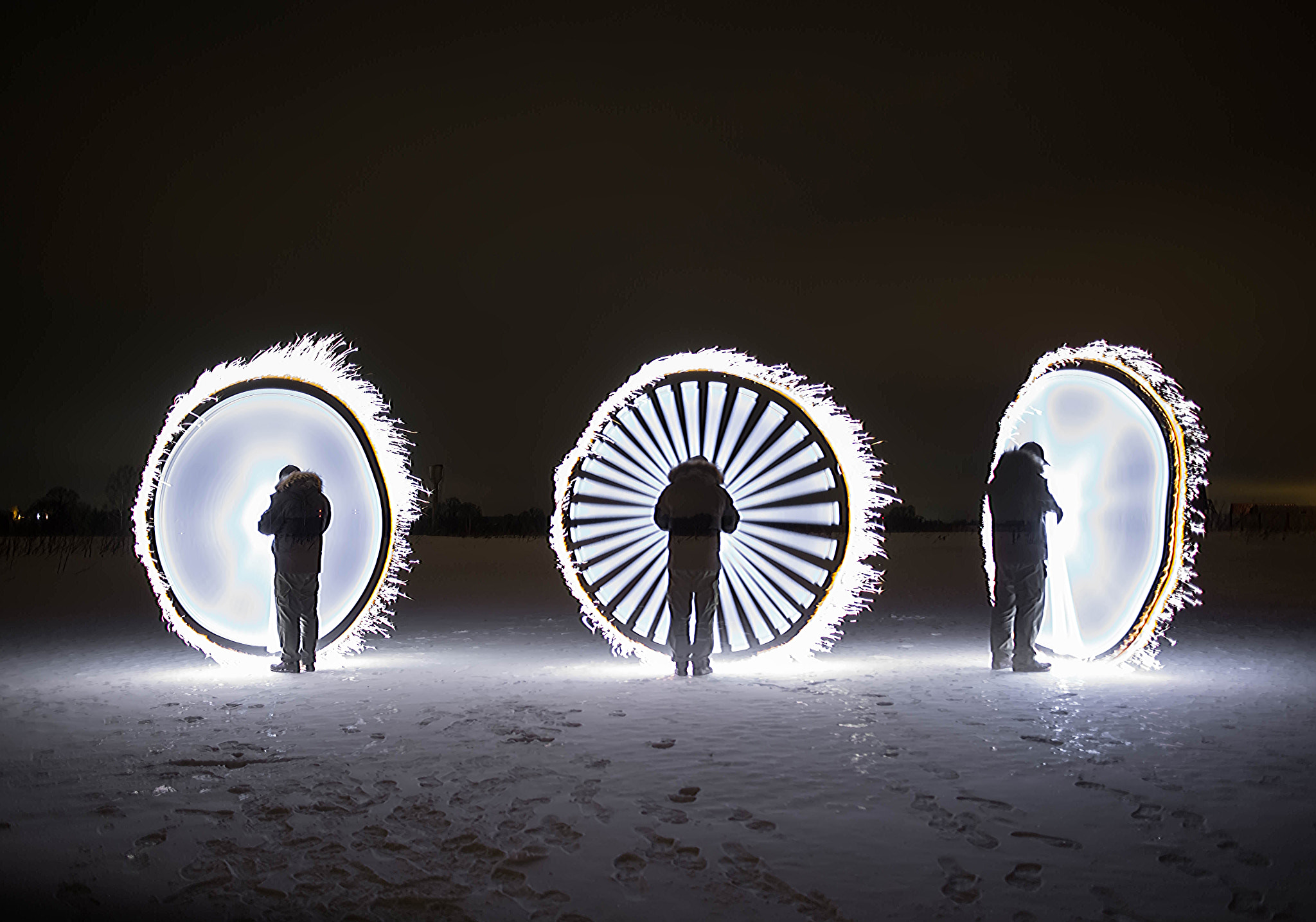 Canon EOS M + Canon EF-M 22mm F2 STM sample photo. Tres amigos. (or spinning jellyfish)) photography