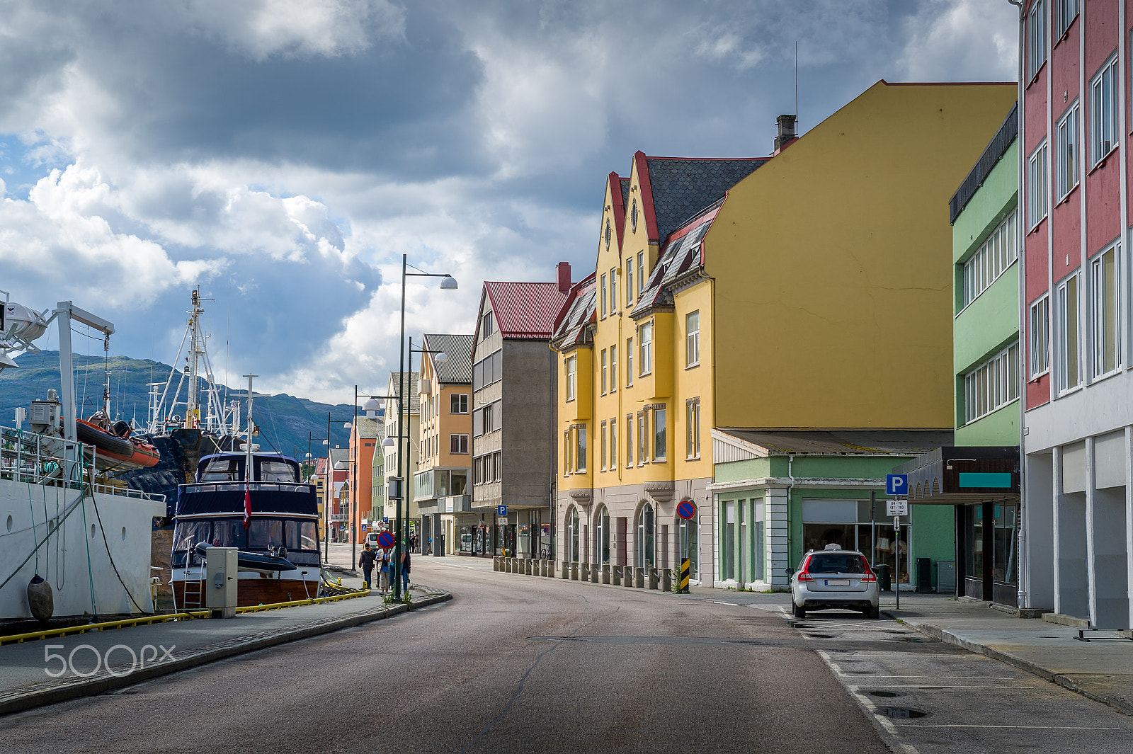 Nikon AF-S Nikkor 24-70mm F2.8G ED sample photo. Kristiansund embankment, norway. photography
