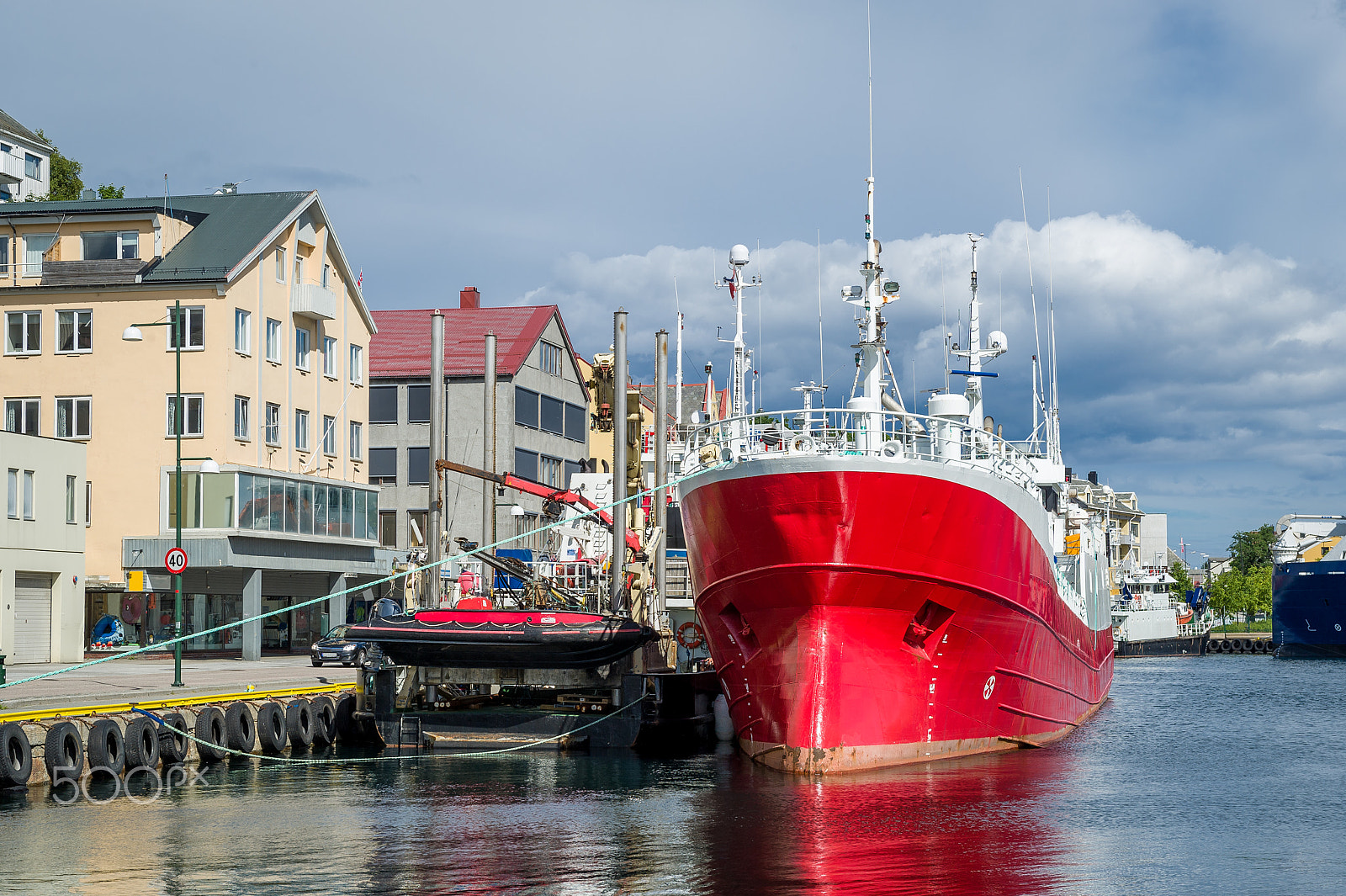 Nikon AF-S Nikkor 24-70mm F2.8G ED sample photo. Red cargo ship photography