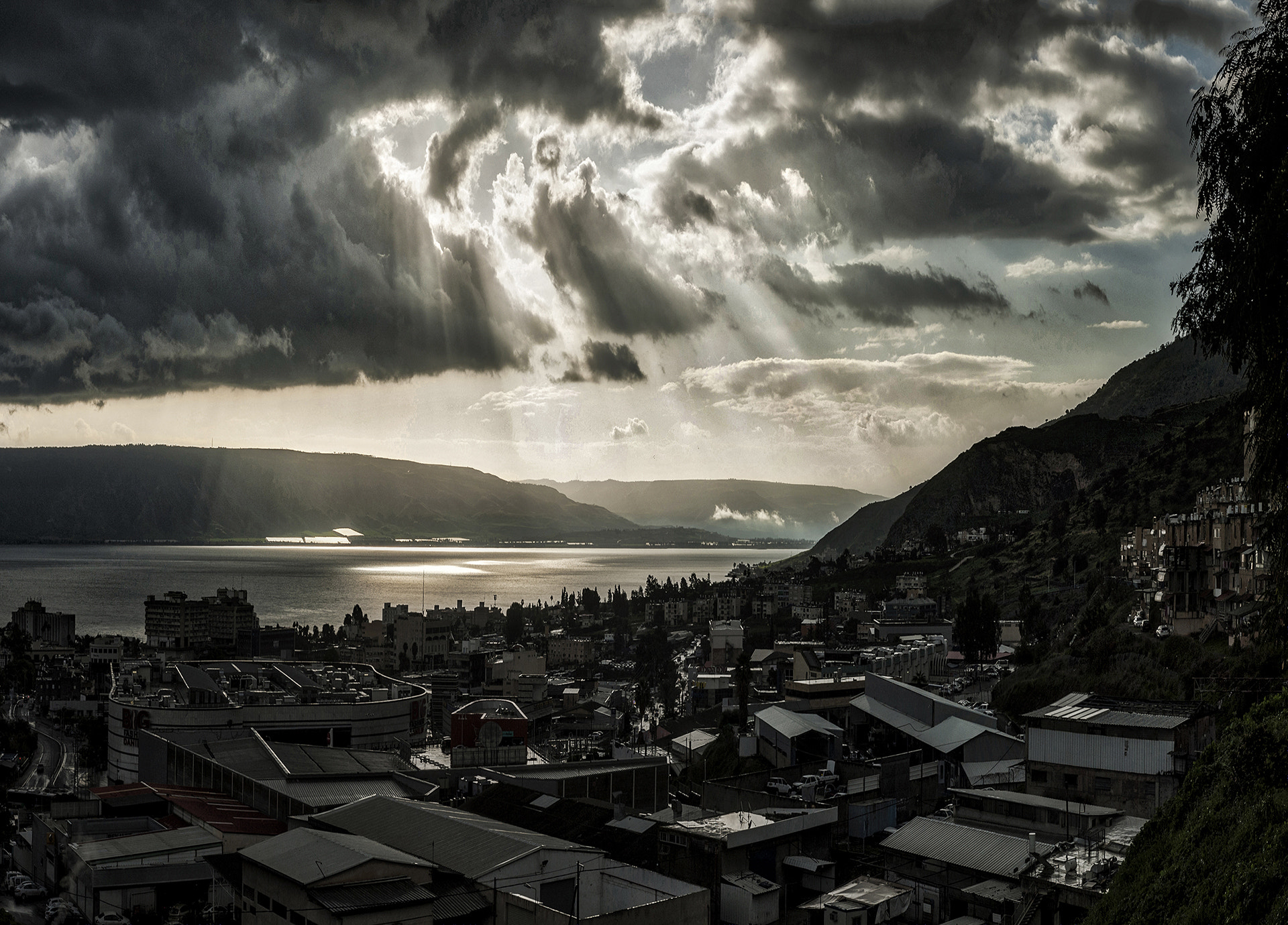 Nikon D700 + Nikon AF-S Nikkor 28-70mm F2.8 ED-IF sample photo. Cloudy sky on a sea of galilee photography