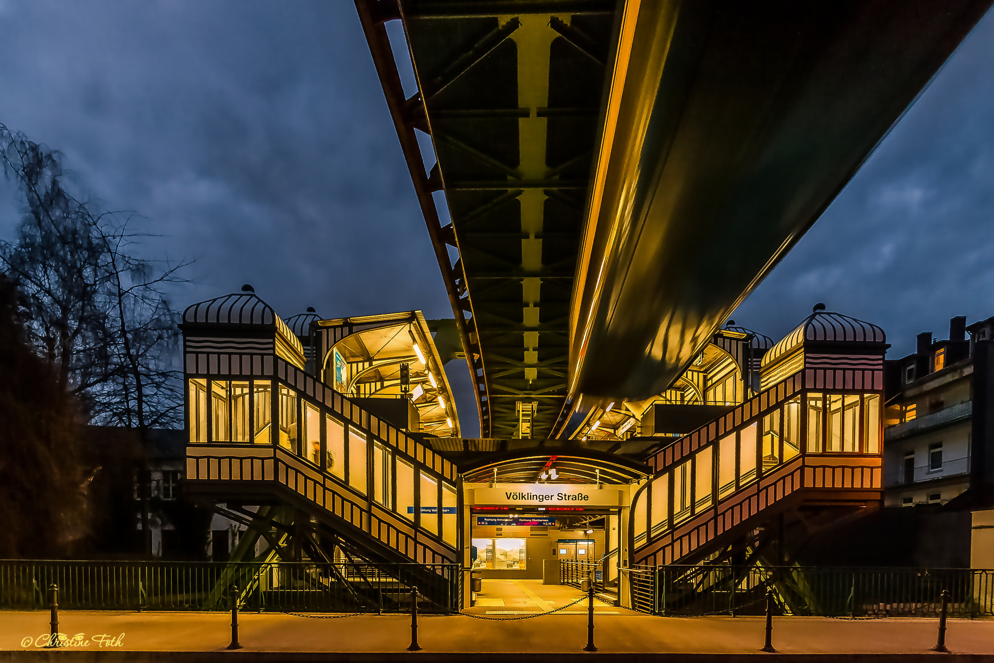 Sigma 10-20mm F3.5 EX DC HSM sample photo. Wuppertal schwebebahn photography