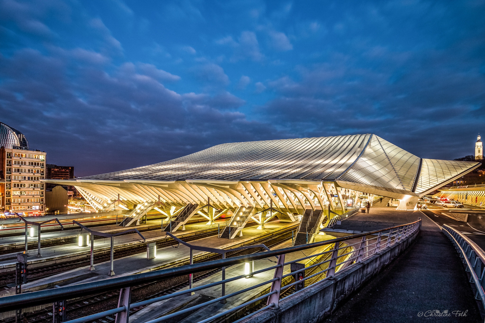 Sigma 10-20mm F3.5 EX DC HSM sample photo. Bahnhof liège-guillemins photography