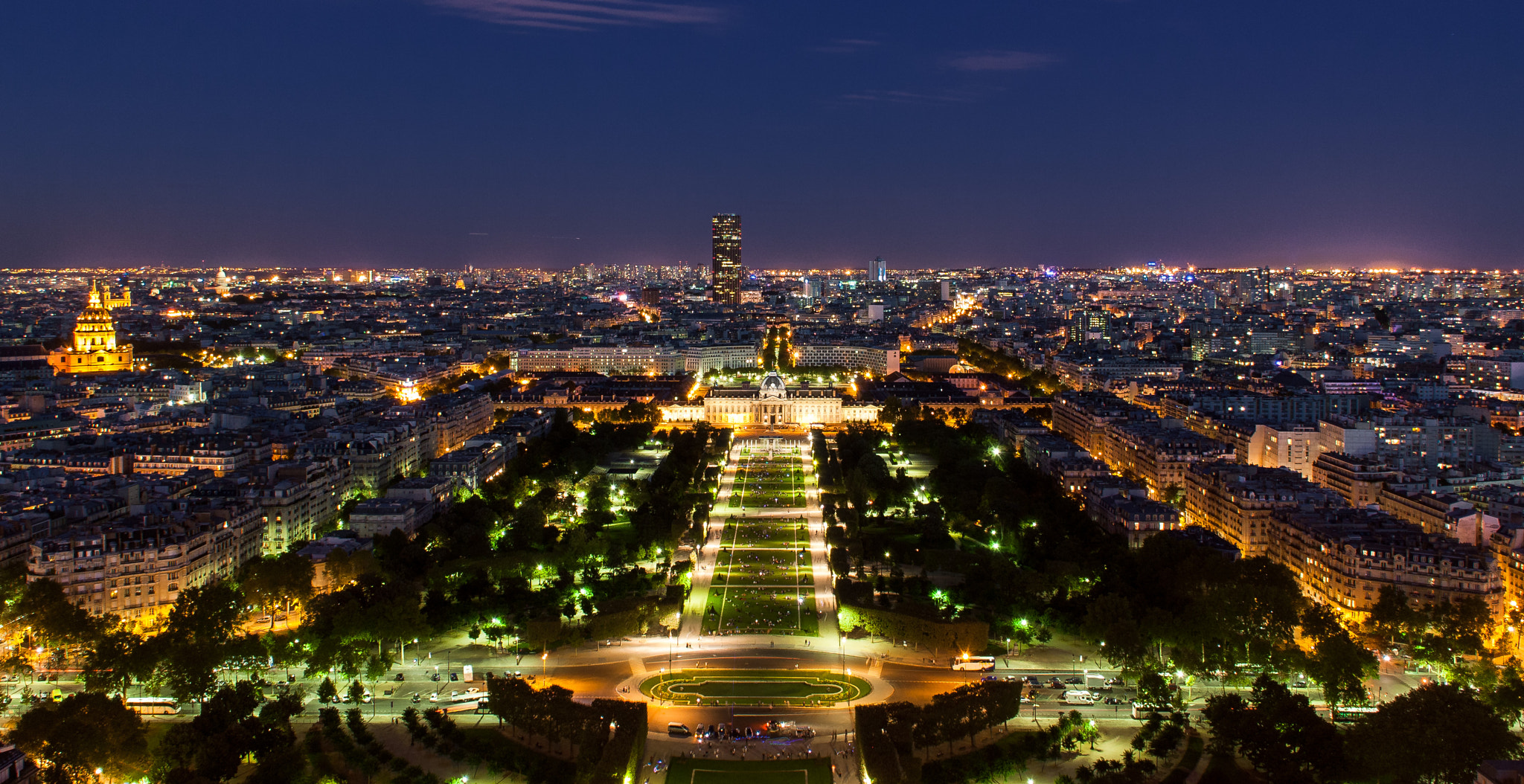 Canon EOS 1000D (EOS Digital Rebel XS / EOS Kiss F) sample photo. Paris from eiffel tower photography